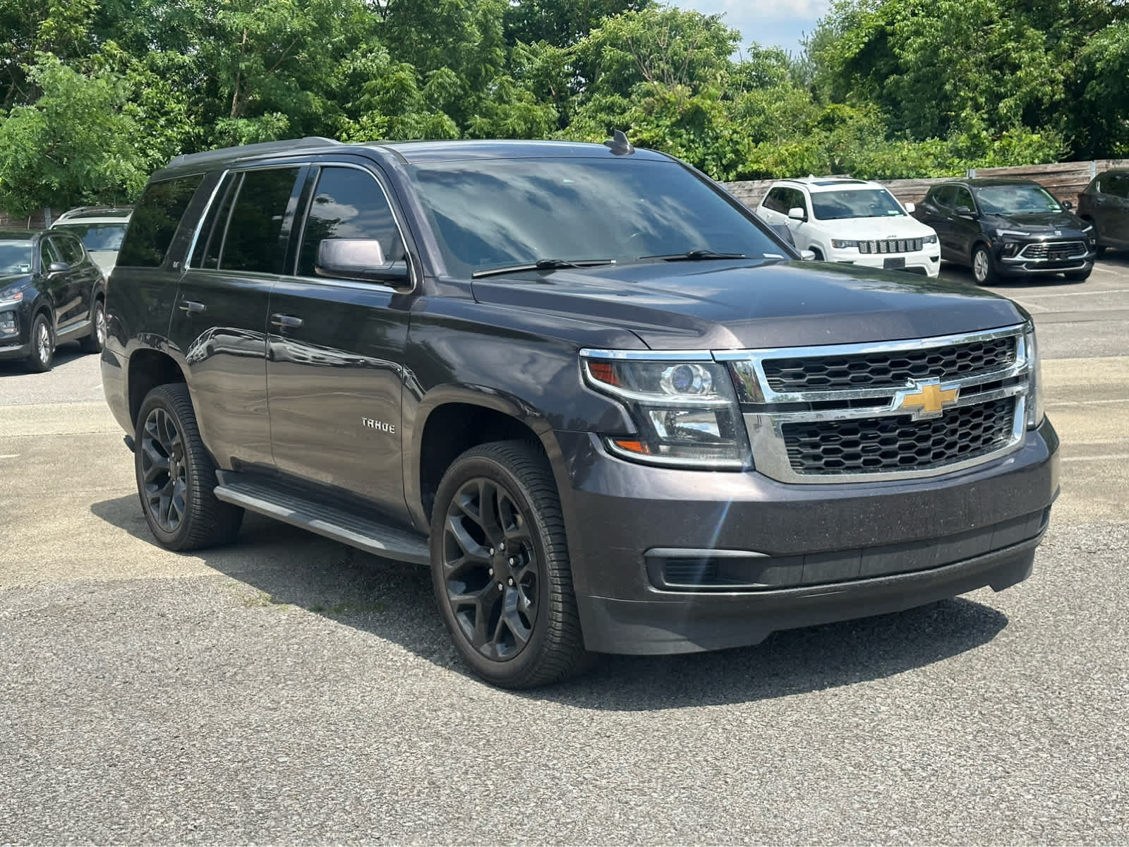 Thumbnail: 2017 Chevrolet Tahoe - 3