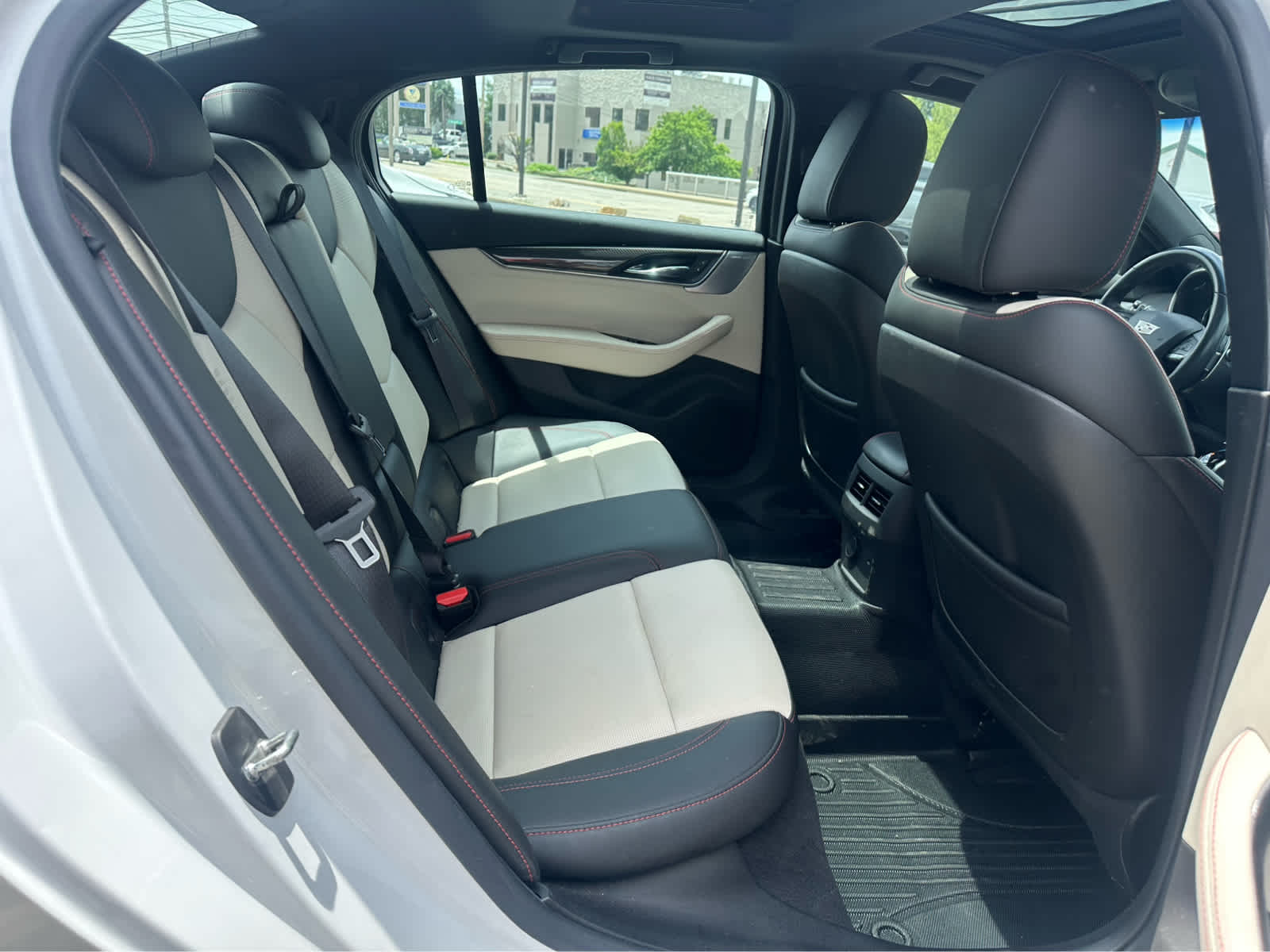 Thumbnail: 2022 Cadillac CT5 - 22