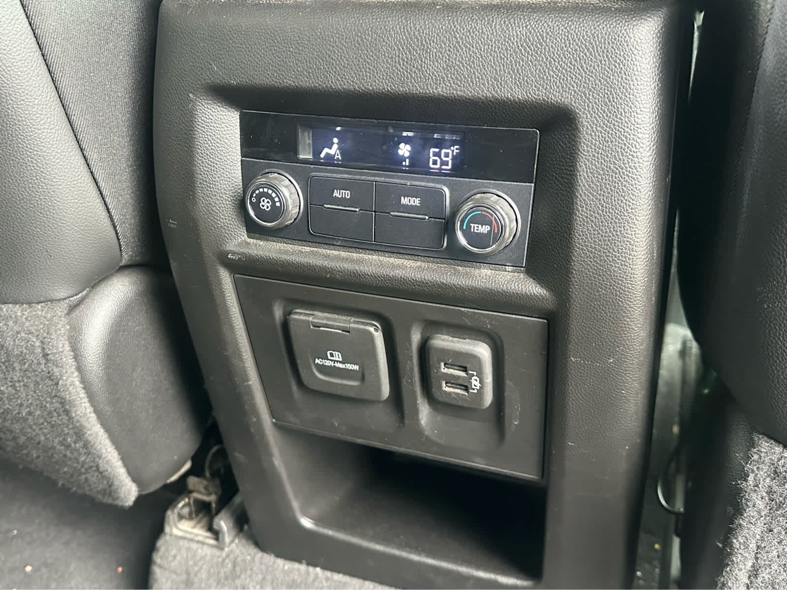 Thumbnail: 2019 Chevrolet Traverse - 24