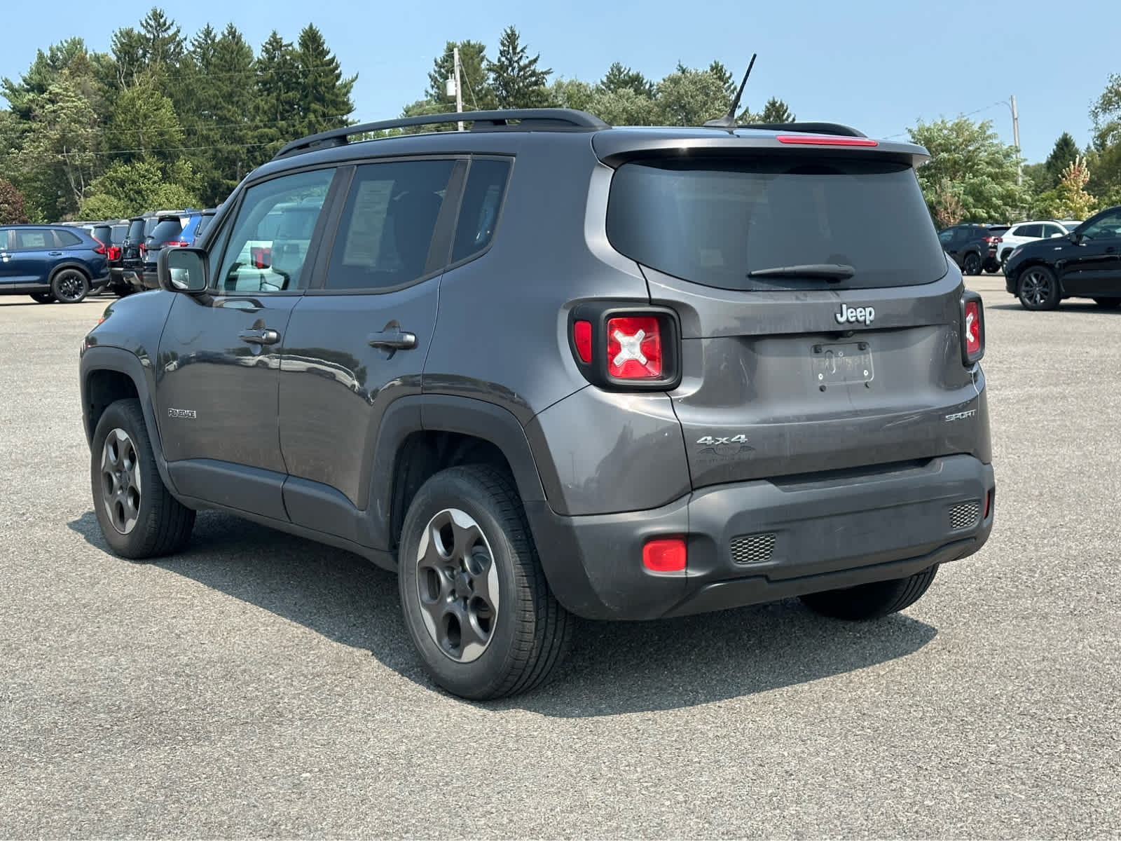 Thumbnail: 2016 Jeep Renegade - 7
