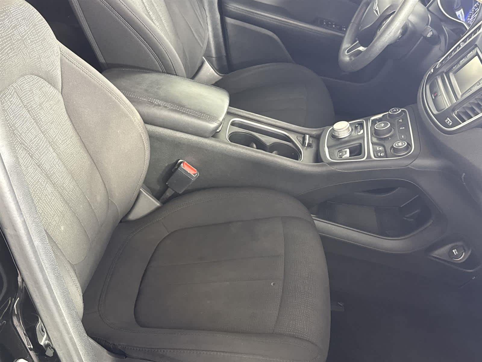 Thumbnail: 2015 Chrysler 200 - 16