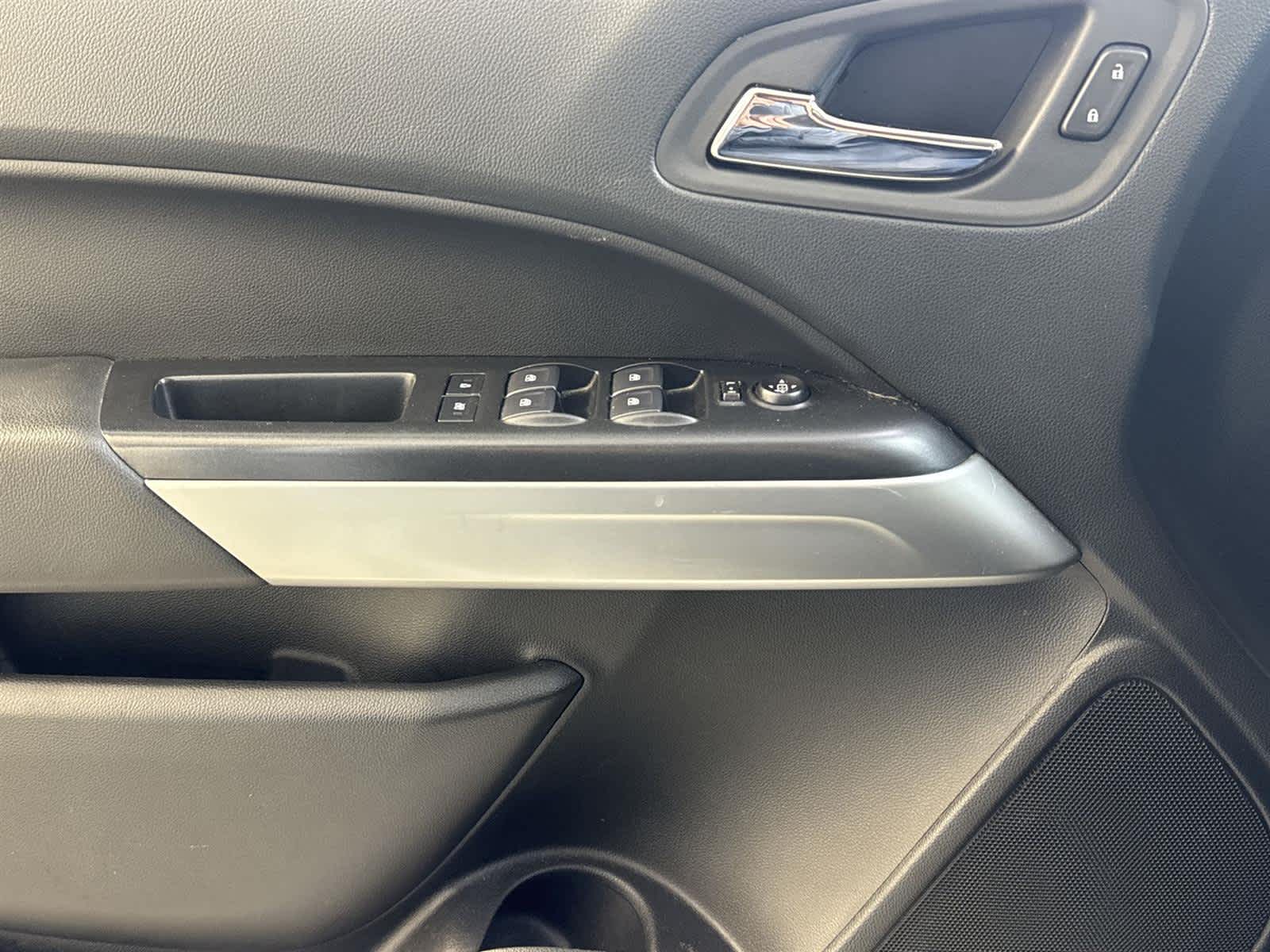 Thumbnail: 2022 Chevrolet Colorado - 20