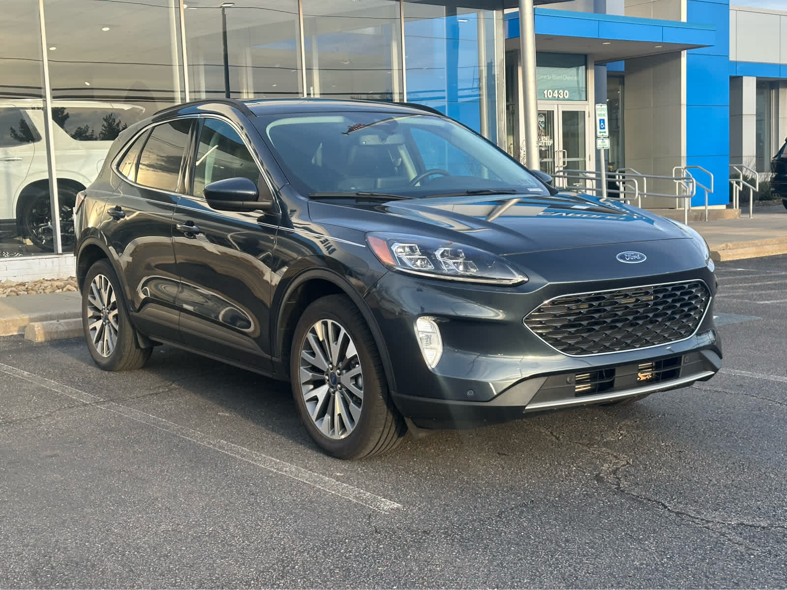 Thumbnail: 2022 Ford Escape - 3