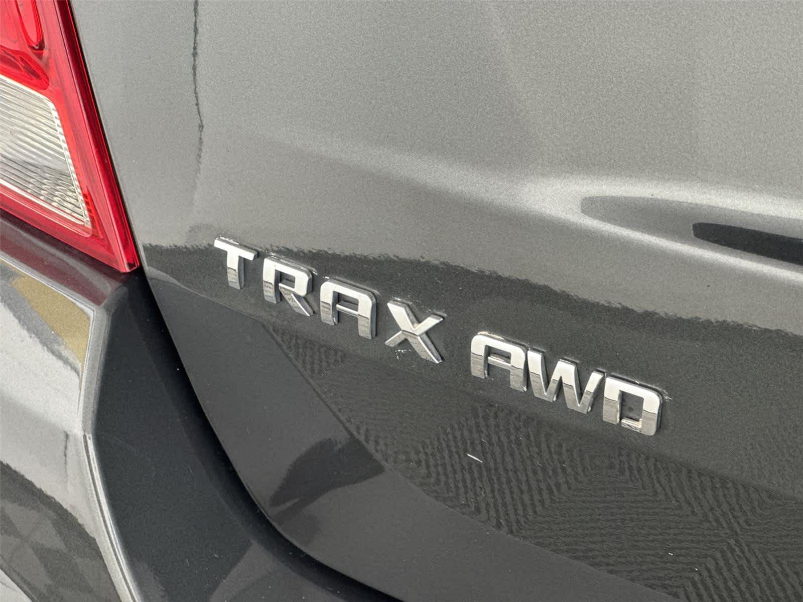 Thumbnail: 2017 Chevrolet Trax - 10