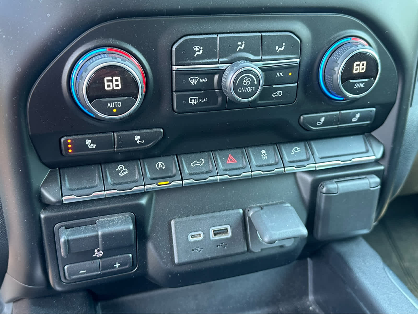Thumbnail: 2019 Chevrolet Silverado 1500 - 16
