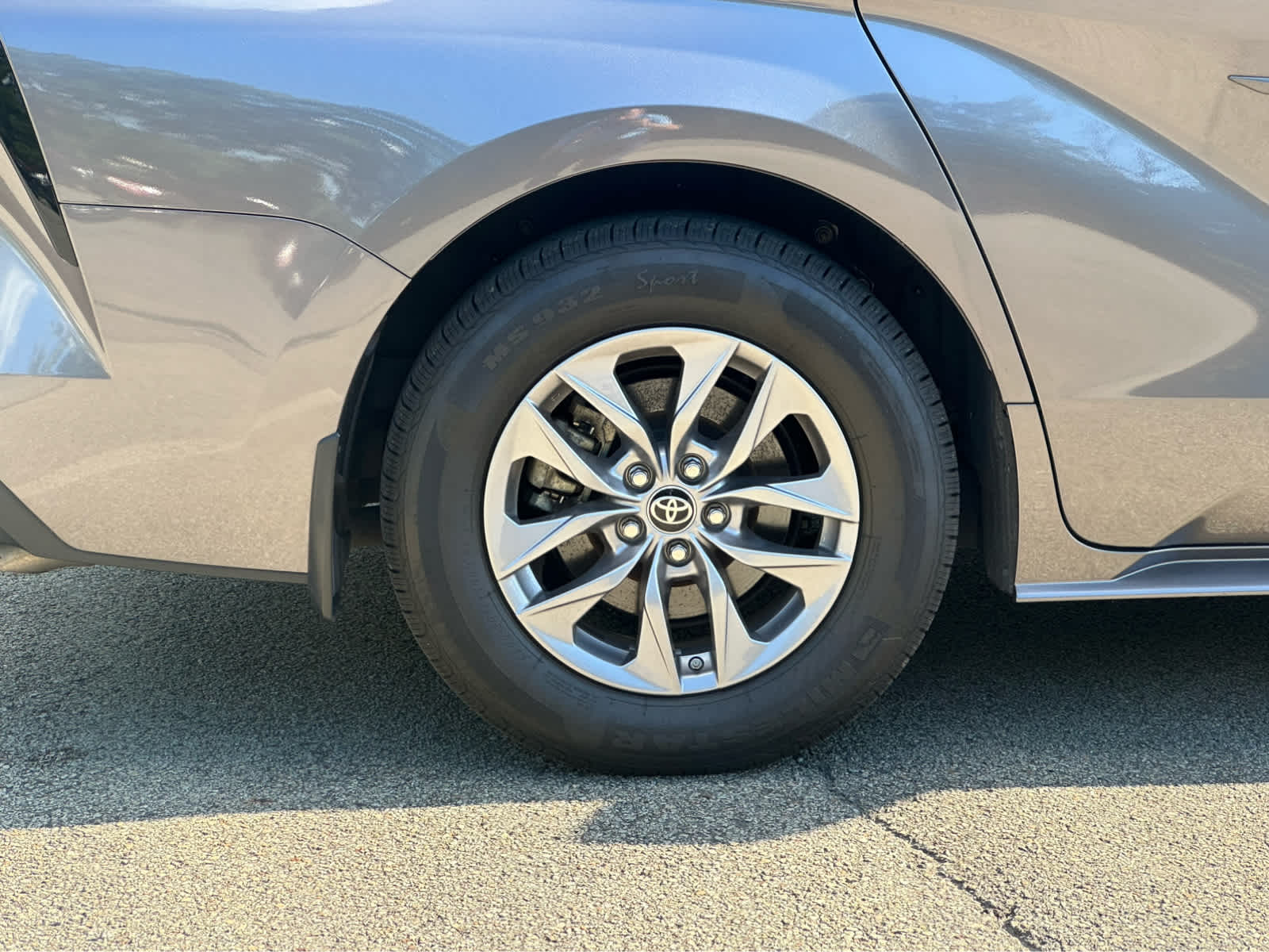 Thumbnail: 2021 Toyota Sienna - 26