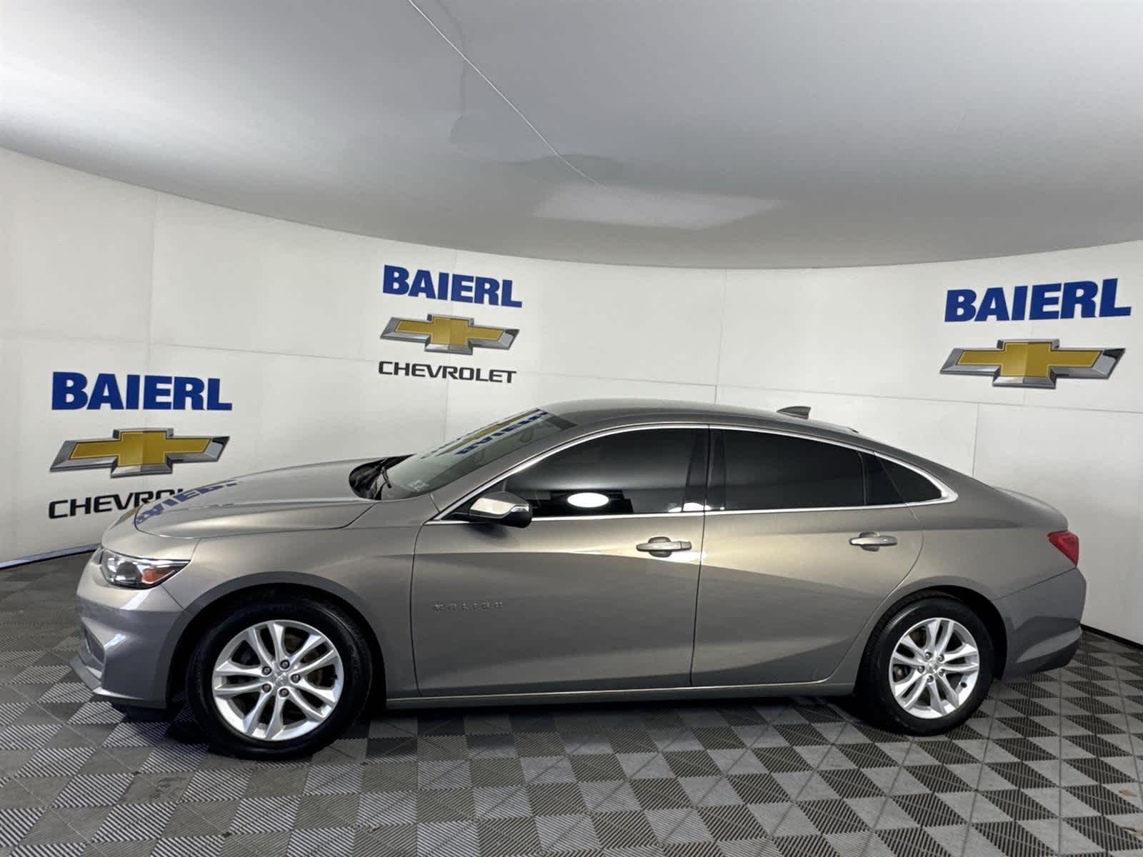 Thumbnail: 2017 Chevrolet Malibu - 2