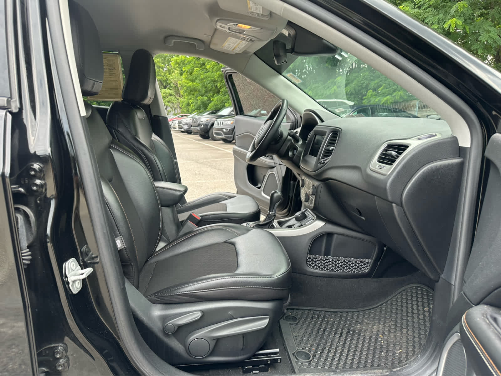 Thumbnail: 2020 Jeep Compass - 18