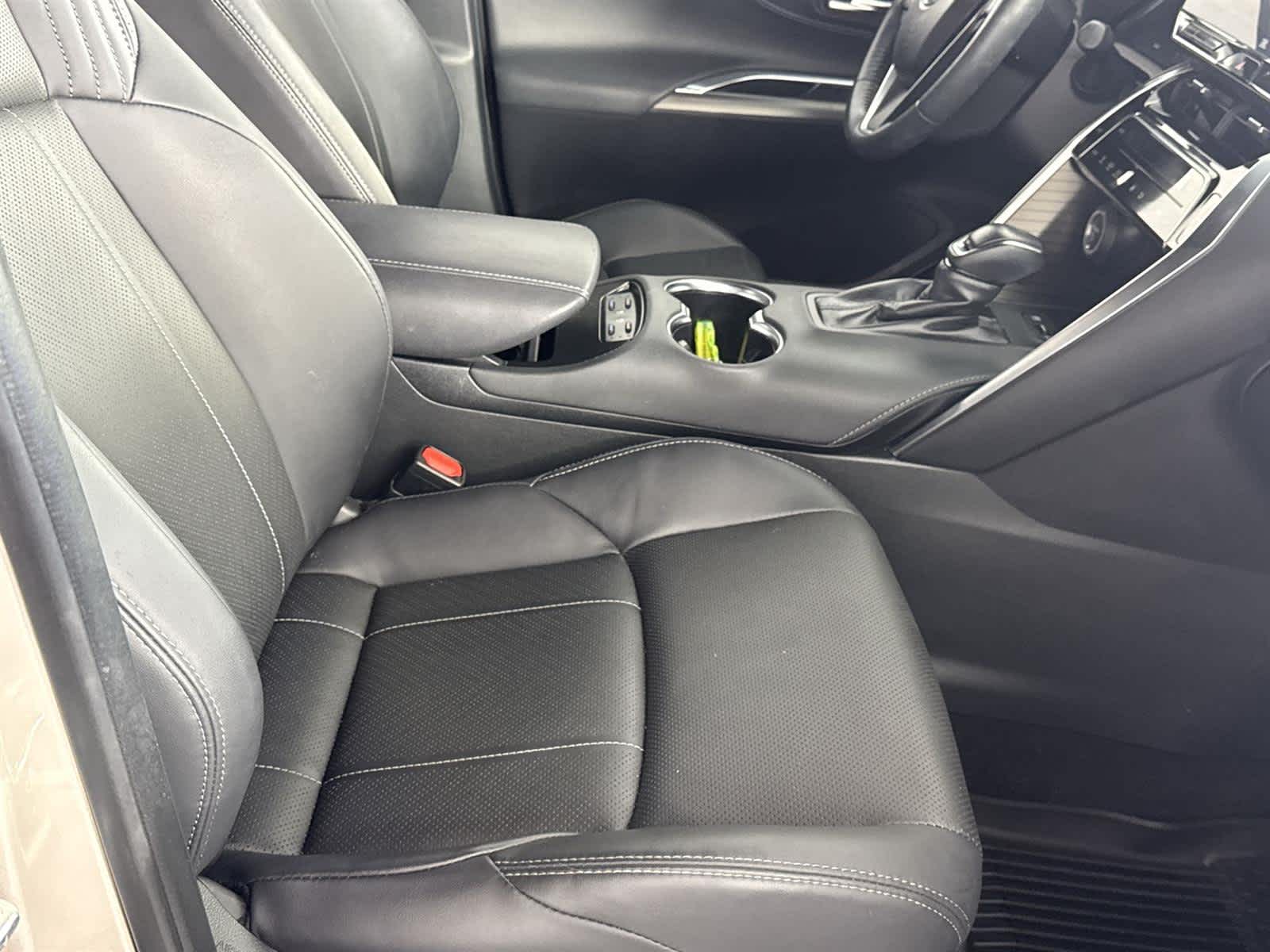 Thumbnail: 2024 Toyota Venza - 16