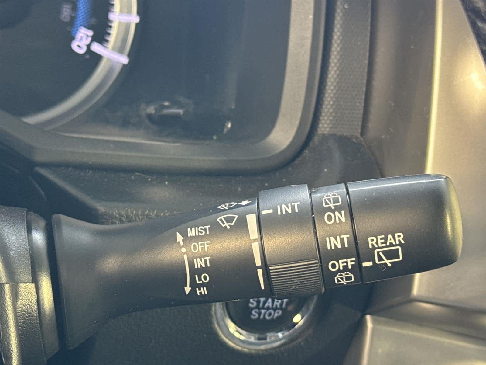 Thumbnail: 2015 Toyota 4Runner - 28