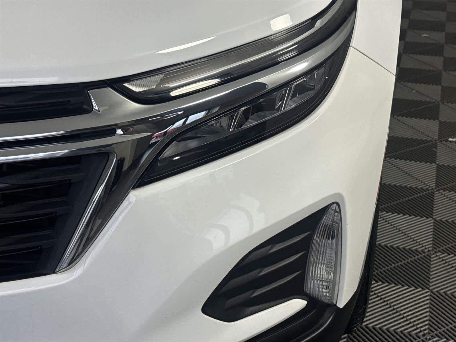 Thumbnail: 2022 Chevrolet Equinox - 9