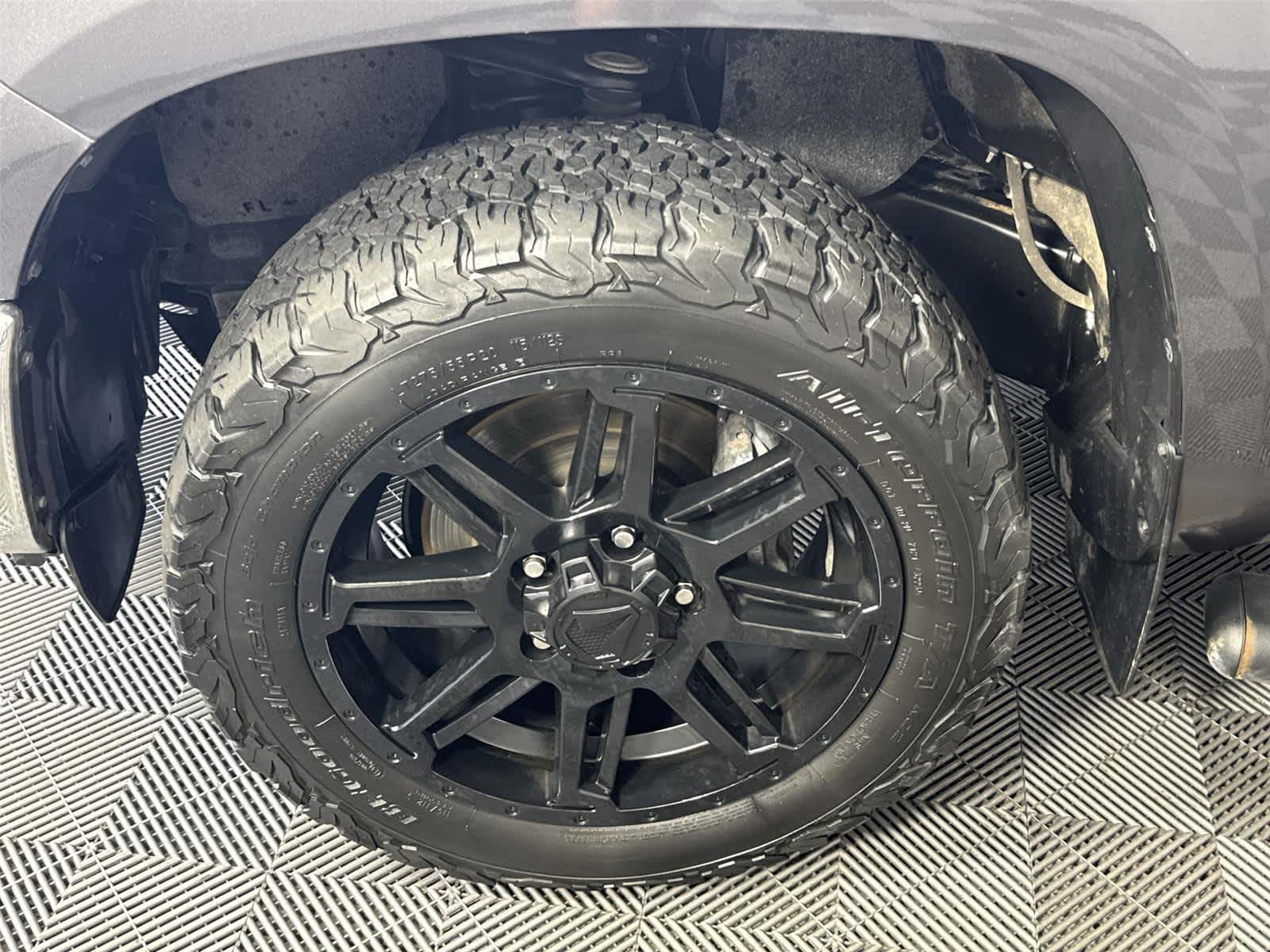 Thumbnail: 2019 Toyota Tundra - 12