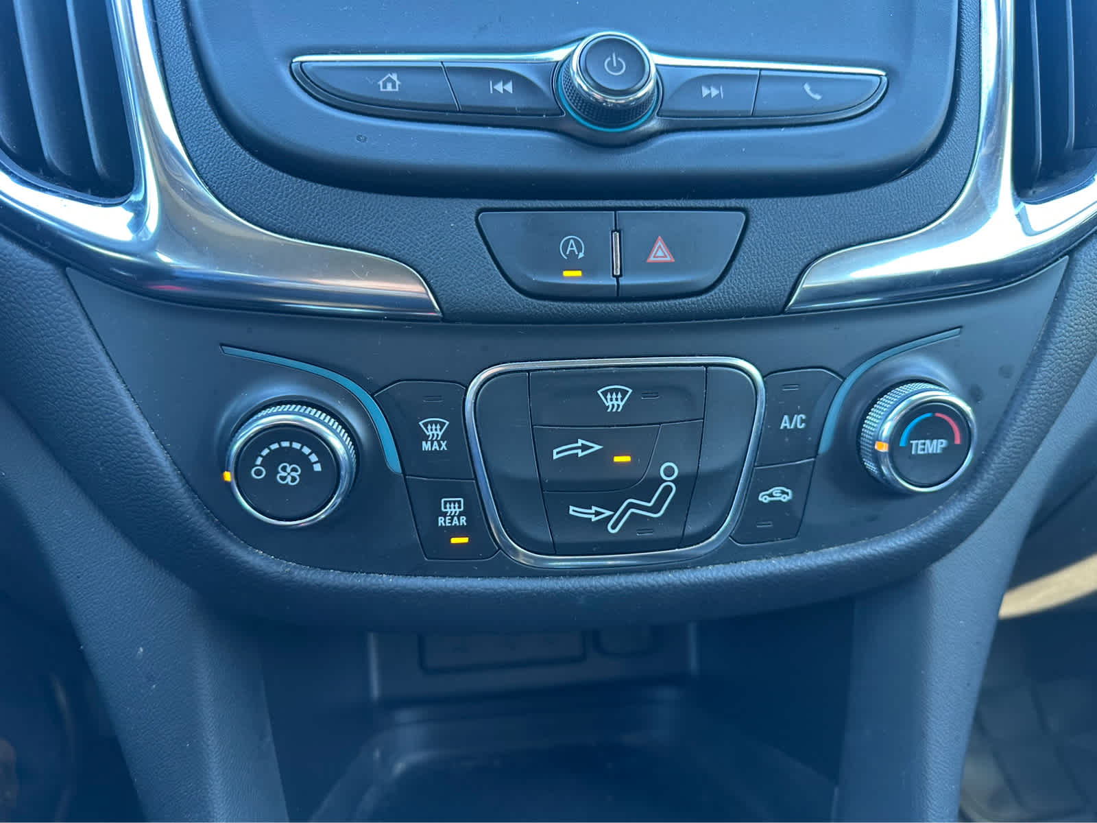 Thumbnail: 2022 Chevrolet Equinox - 16