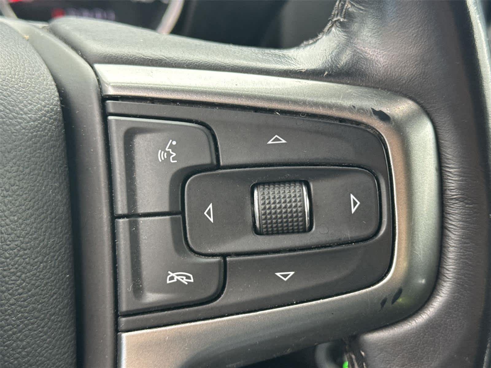 Thumbnail: 2020 Chevrolet Silverado 1500 - 26