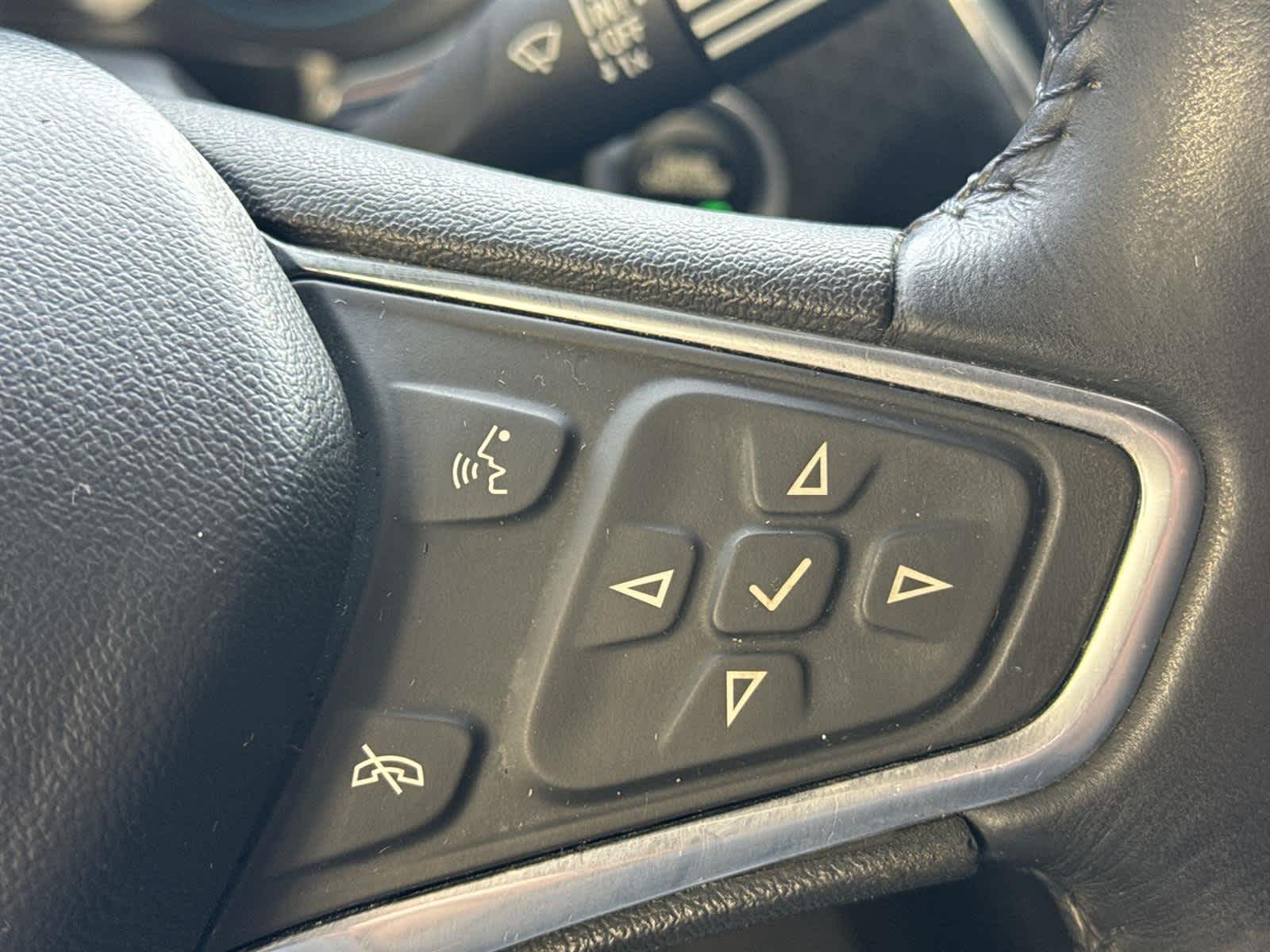 Thumbnail: 2017 Chevrolet Malibu - 26