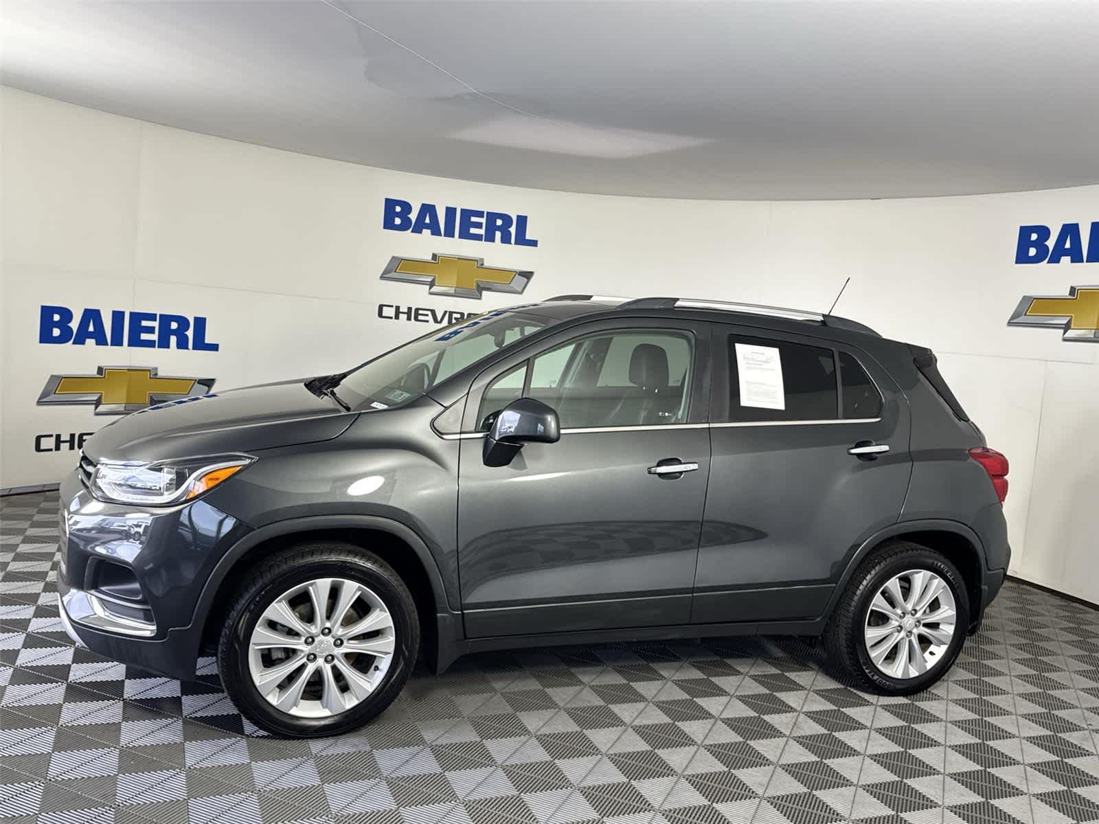 Thumbnail: 2017 Chevrolet Trax - 2