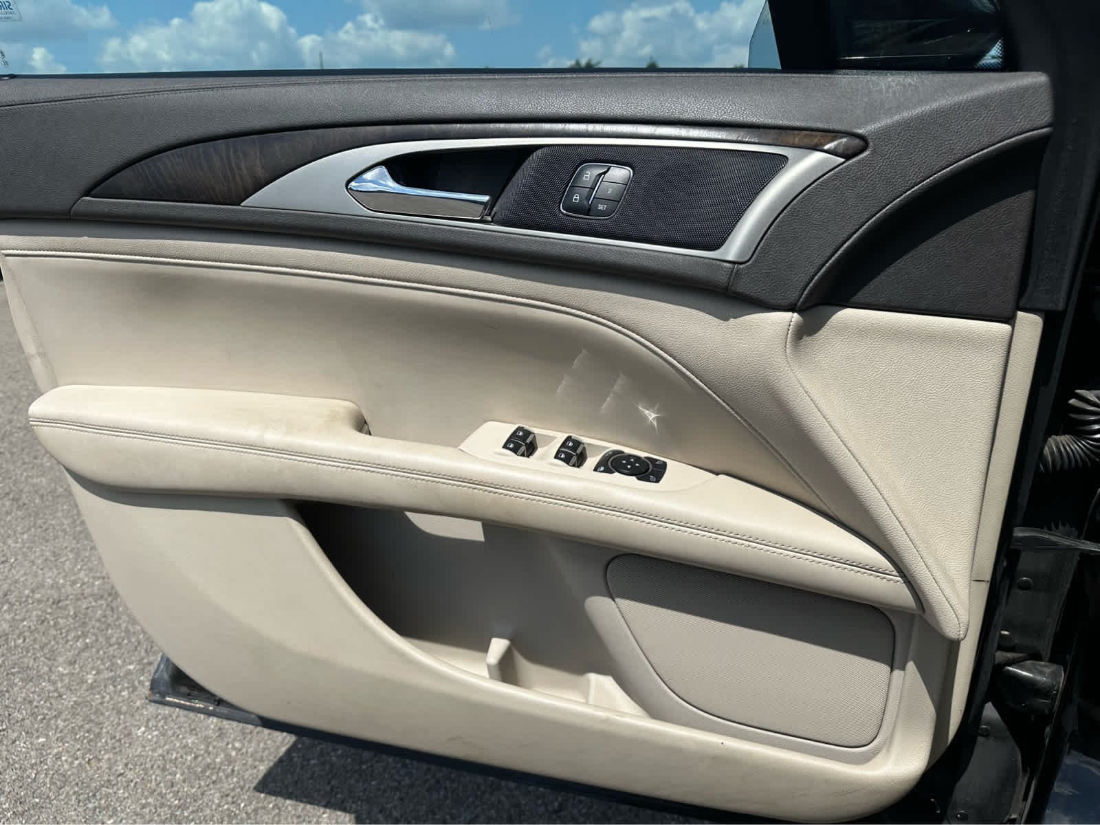 Thumbnail: 2017 Lincoln MKZ - 21