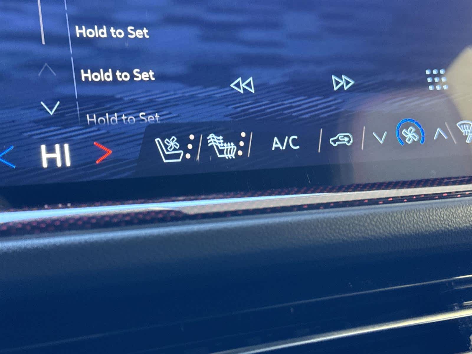 Thumbnail: 2026 Chevrolet Traverse - 20