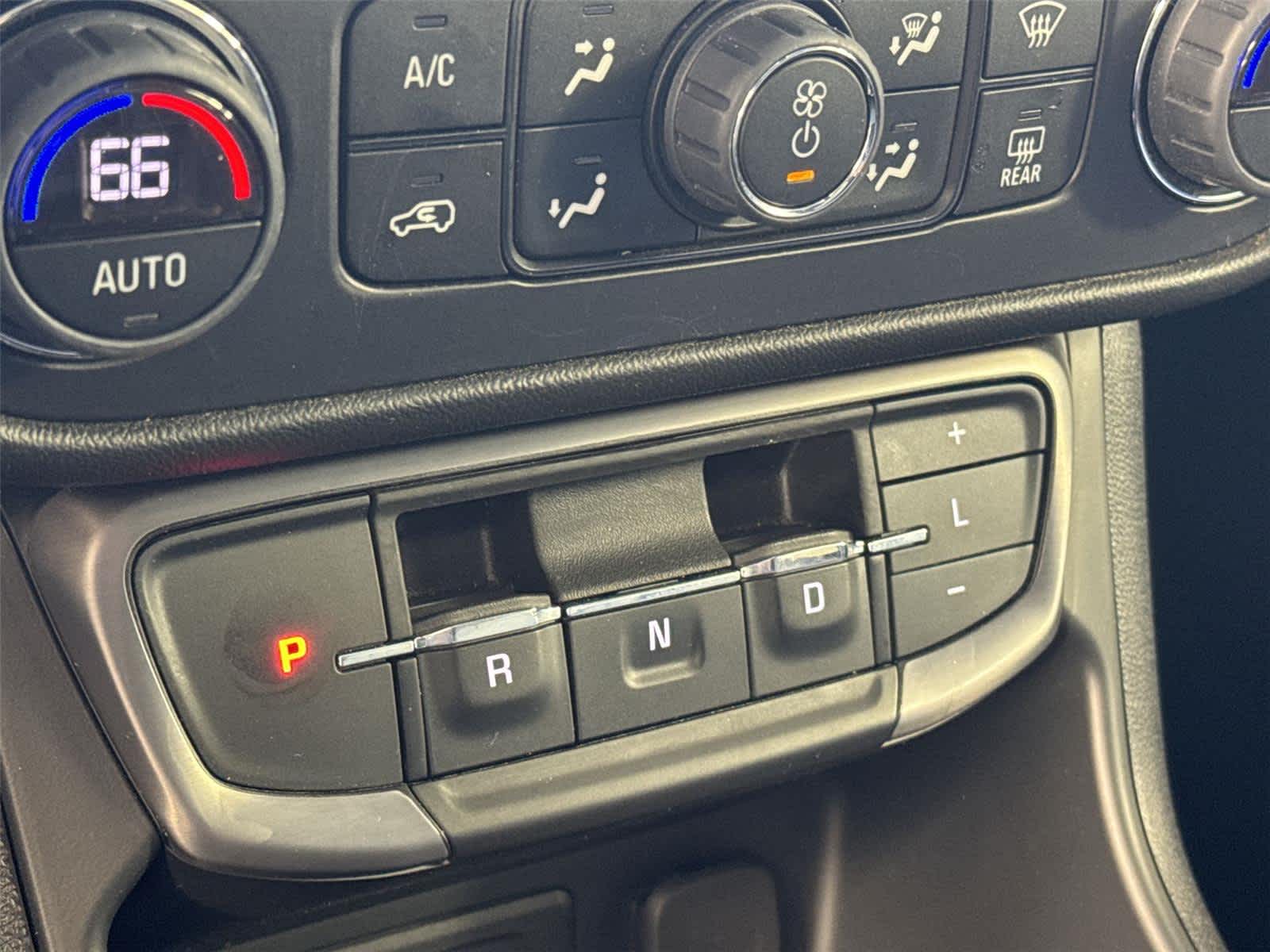 Thumbnail: 2022 GMC Terrain - 23