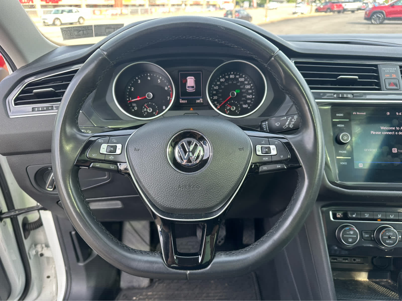 Thumbnail: 2020 Volkswagen Tiguan - 12