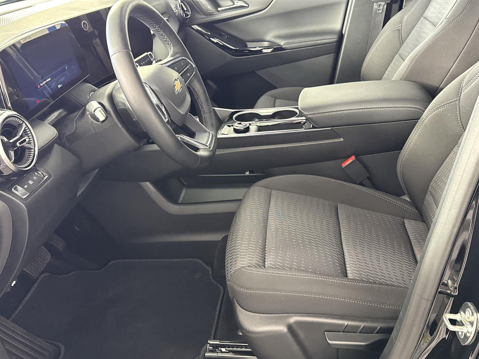 Thumbnail: 2026 Chevrolet Equinox - 12