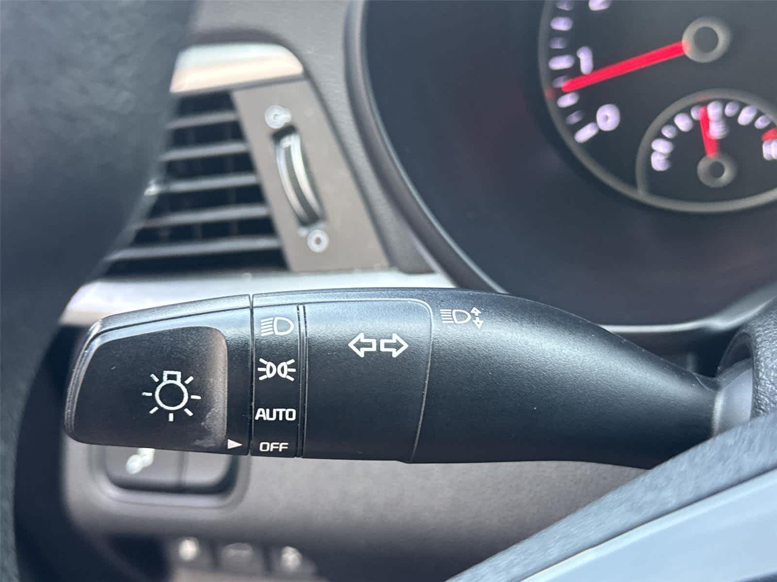 Thumbnail: 2019 Kia Optima - 26