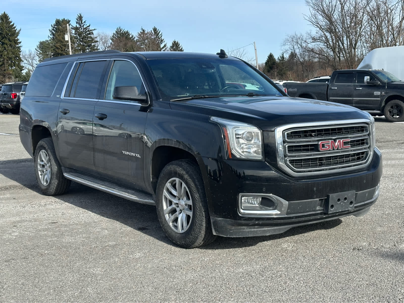 Thumbnail: 2018 GMC Yukon XL - 3