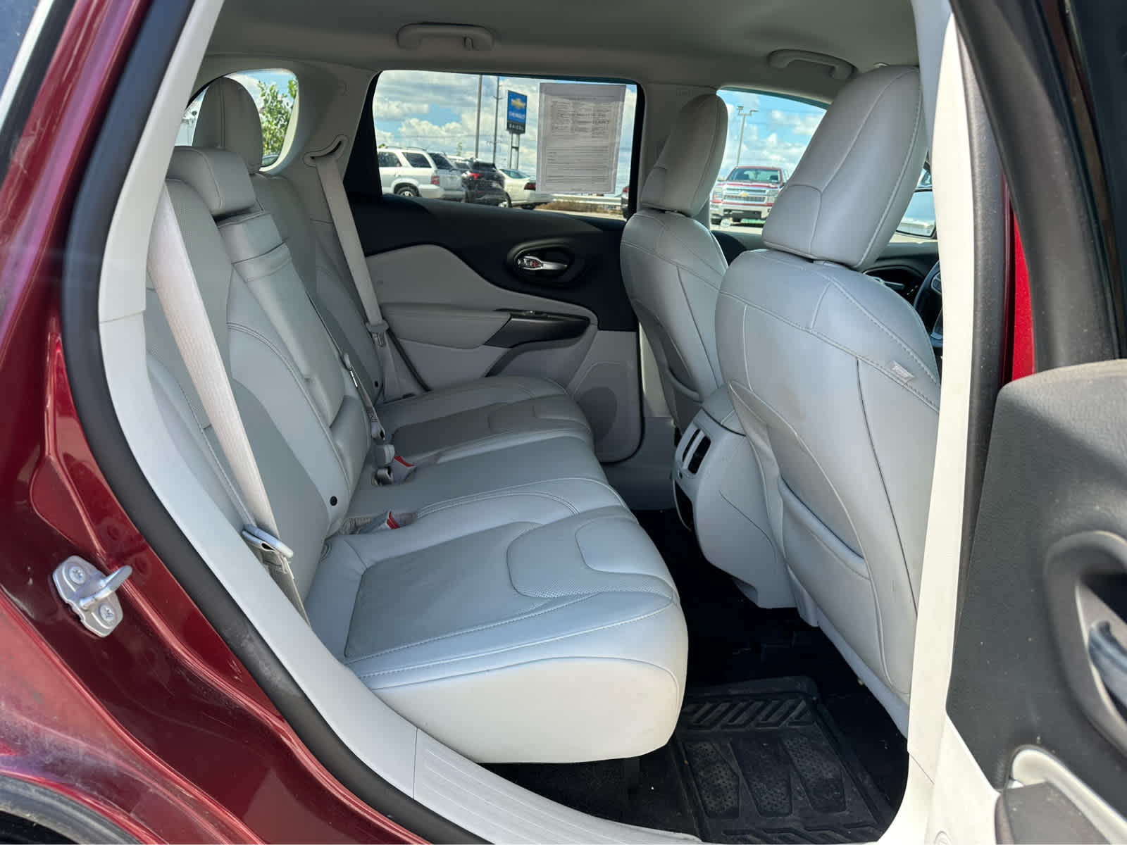 Thumbnail: 2019 Jeep Cherokee - 20