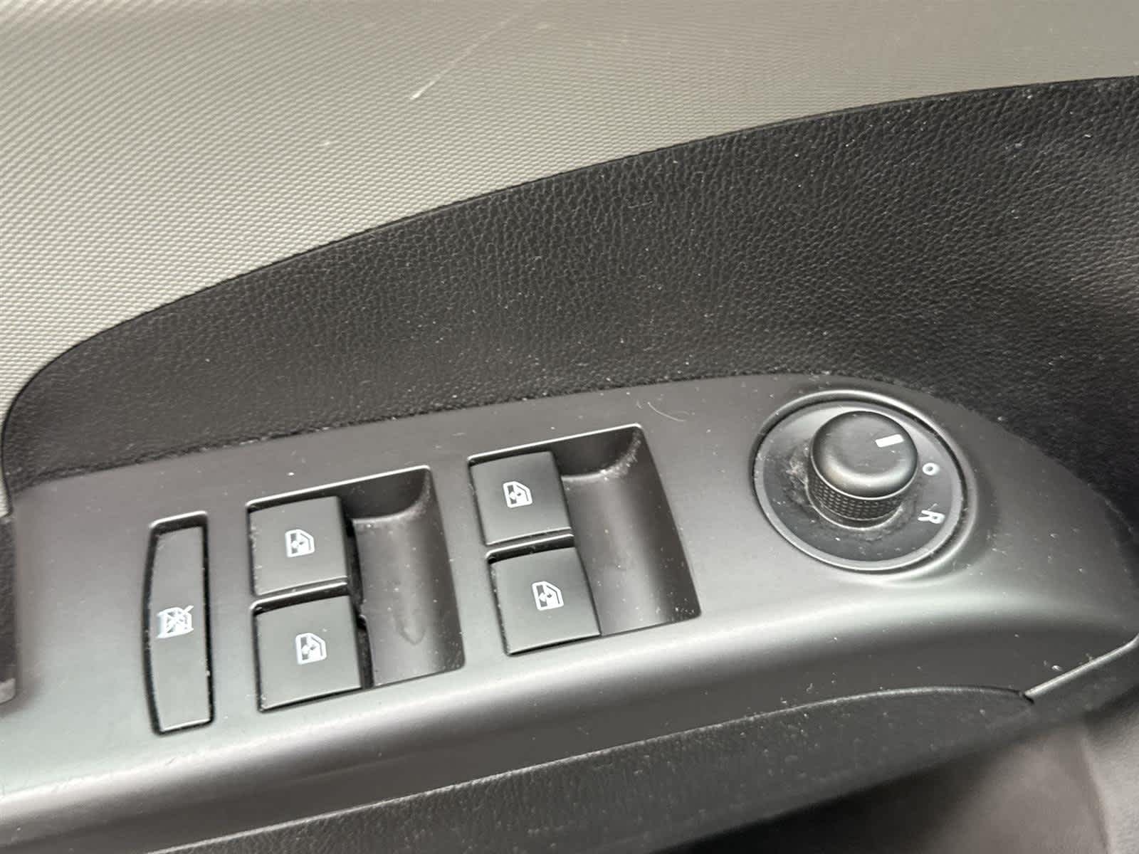 Thumbnail: 2014 Chevrolet Sonic - 23