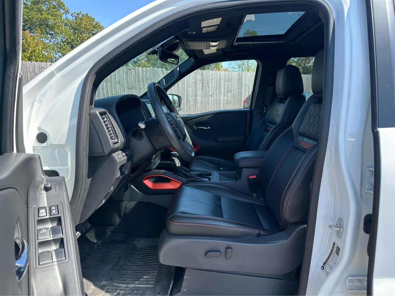Thumbnail: 2023 Nissan Frontier - 9