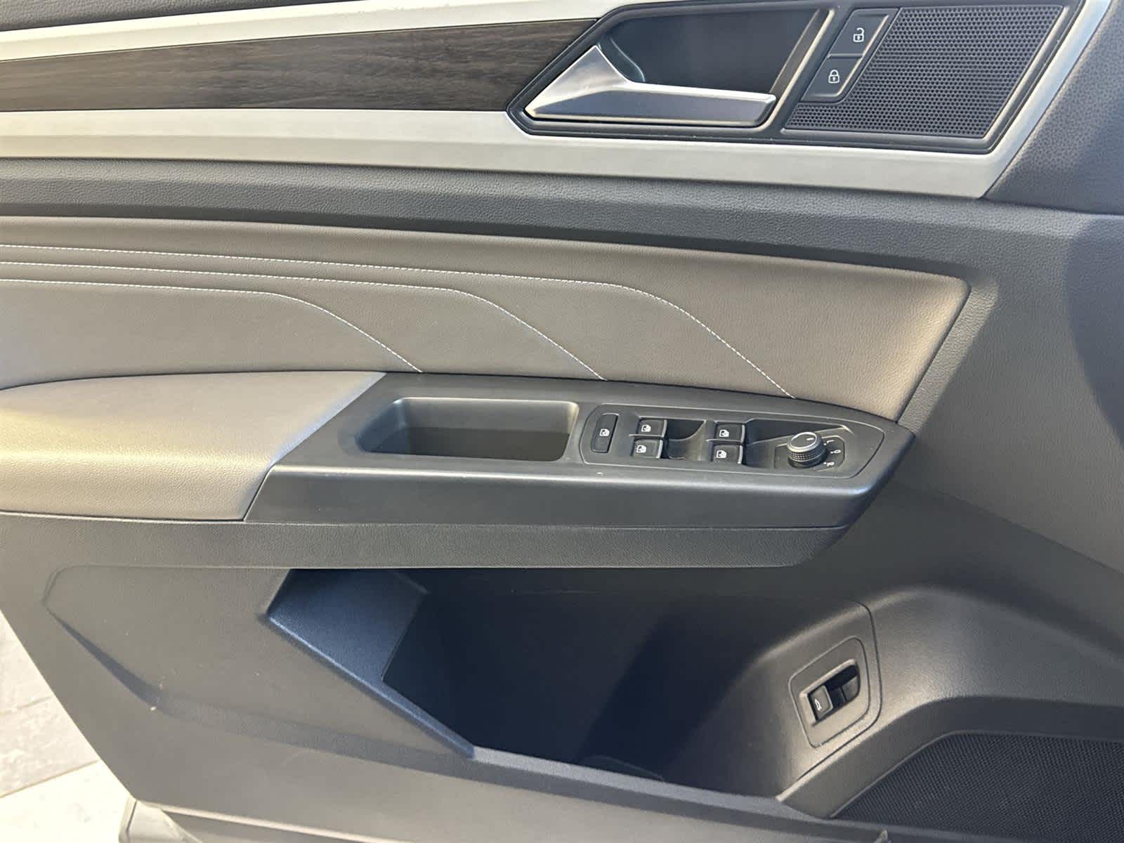 Thumbnail: 2022 Volkswagen Atlas - 21