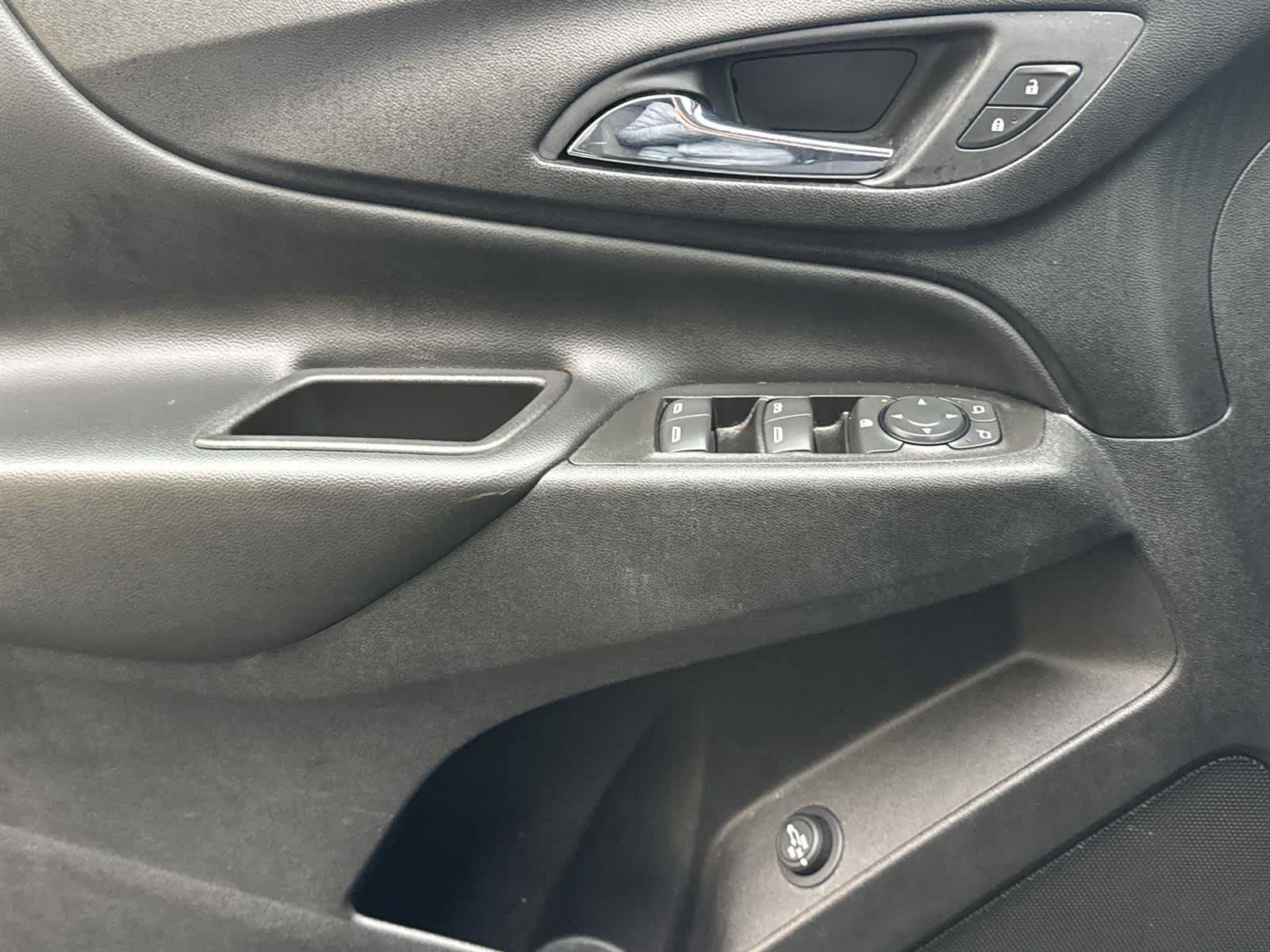 Thumbnail: 2020 Chevrolet Equinox - 23