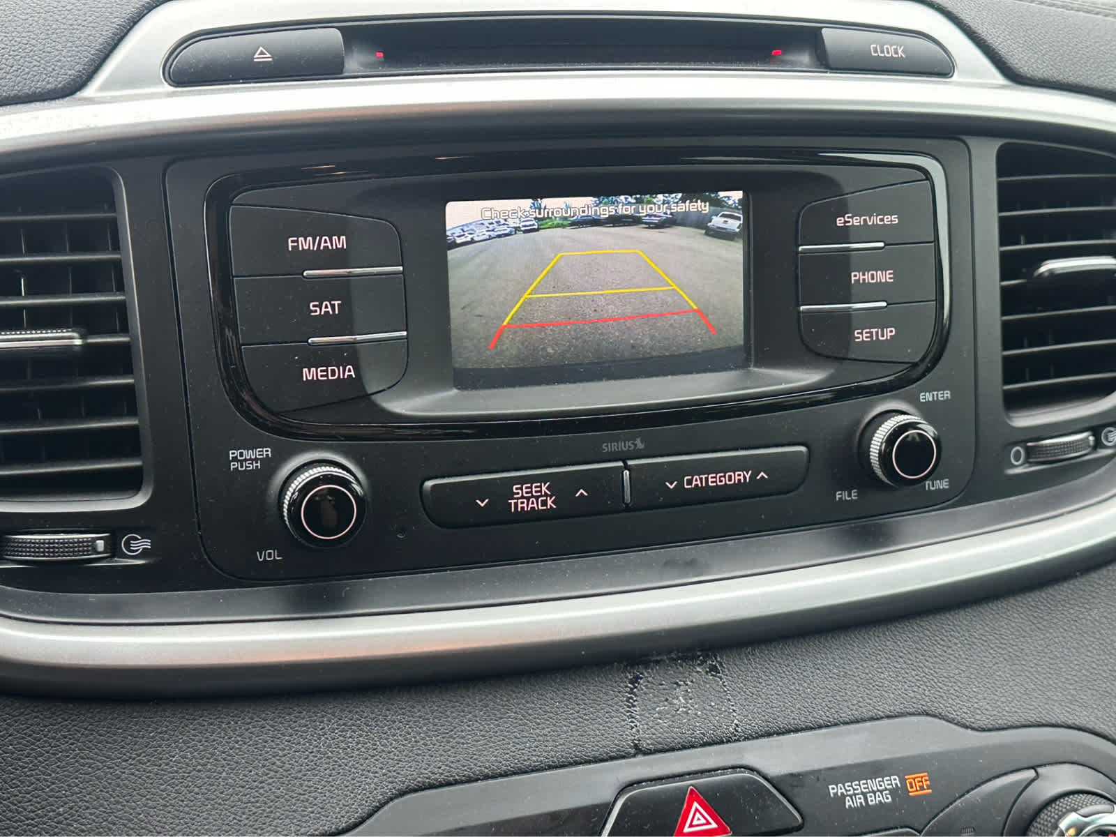Thumbnail: 2016 Kia Sorento - 16