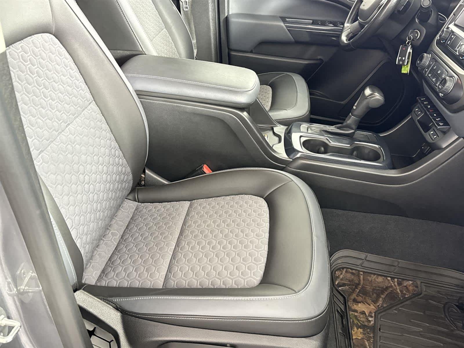 Thumbnail: 2021 Chevrolet Colorado - 16