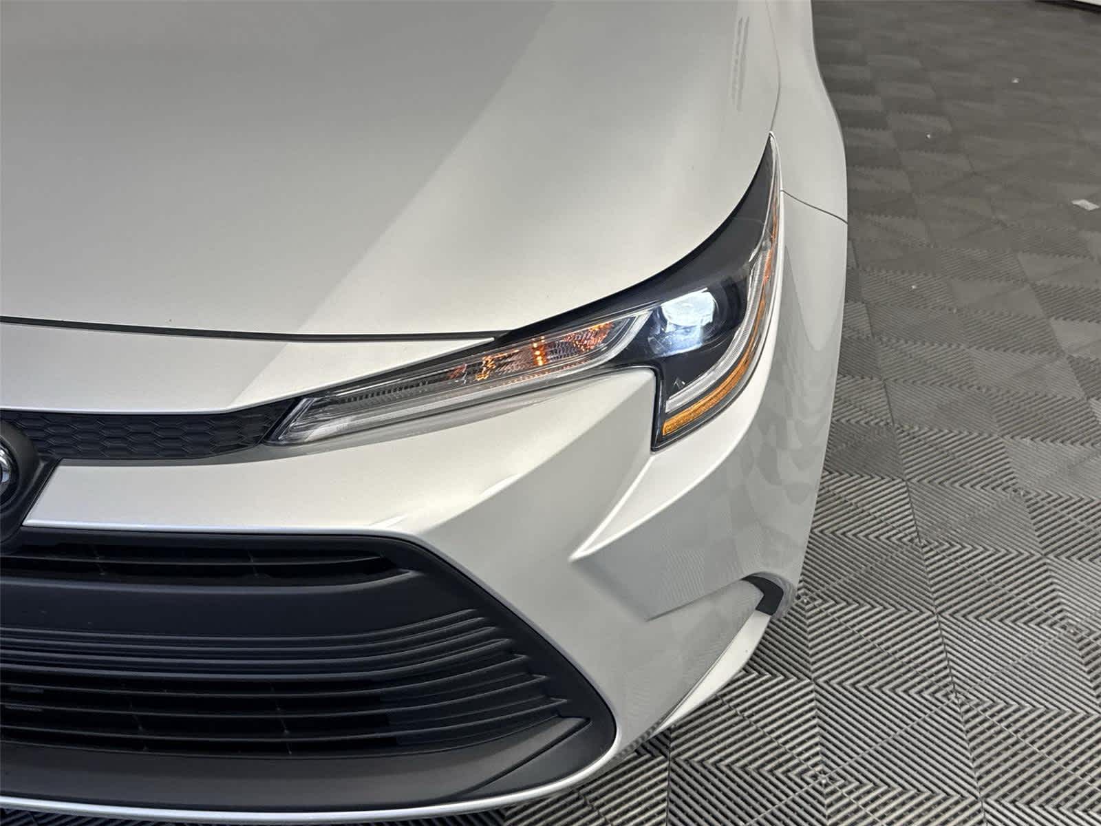 Thumbnail: 2024 Toyota Corolla - 9
