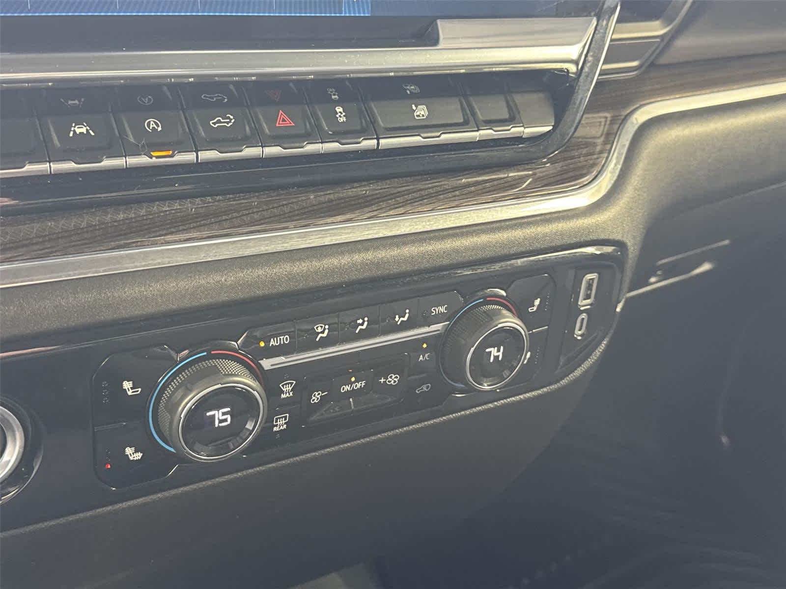 Thumbnail: 2024 Chevrolet Silverado 1500 - 19