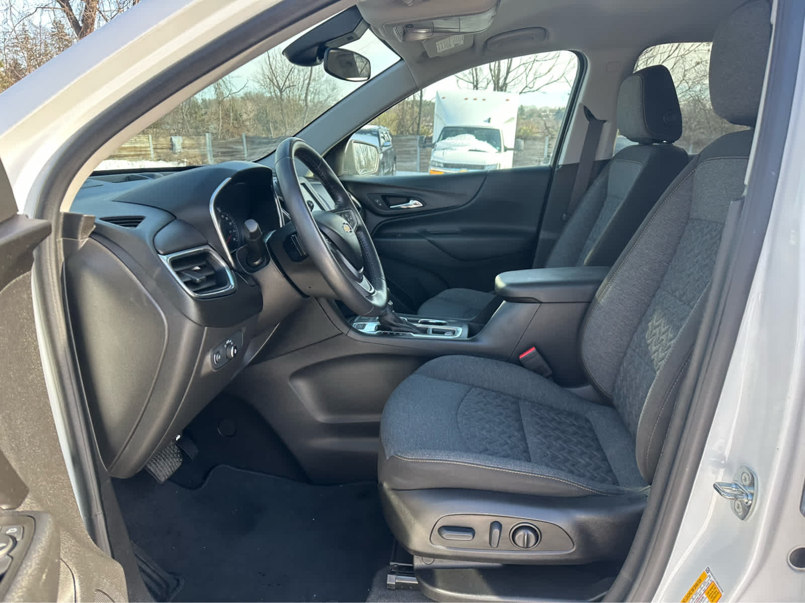 Thumbnail: 2022 Chevrolet Equinox - 9