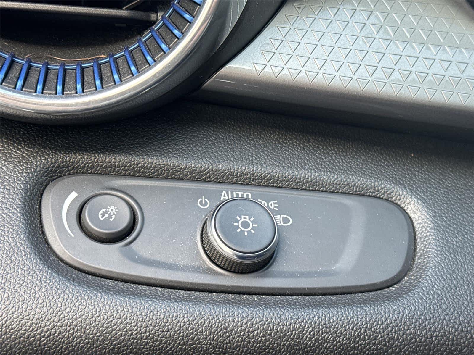 Thumbnail: 2024 Chevrolet Trax - 24