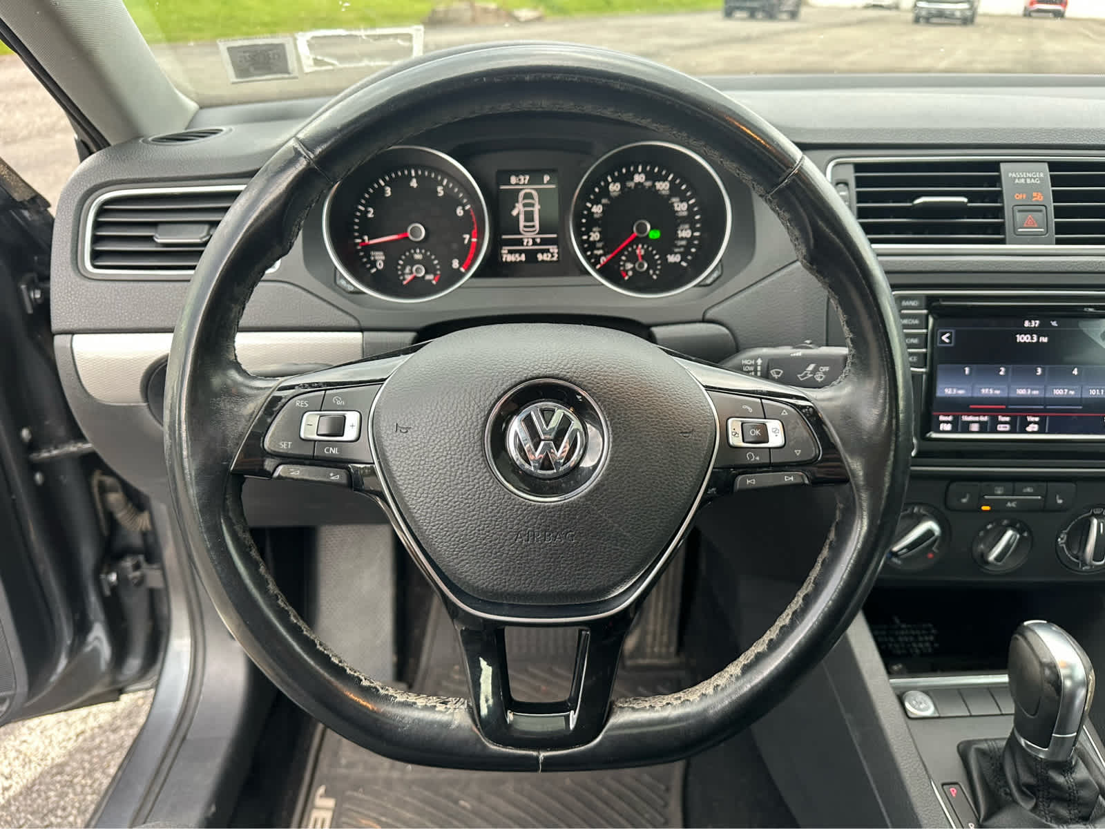 Thumbnail: 2017 Volkswagen Jetta - 12