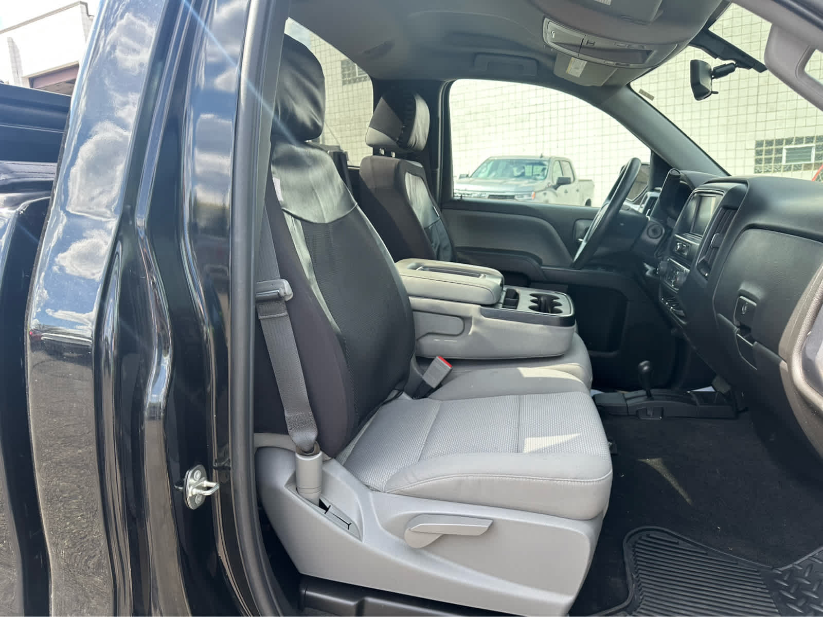 Thumbnail: 2018 Chevrolet Silverado 1500 - 20