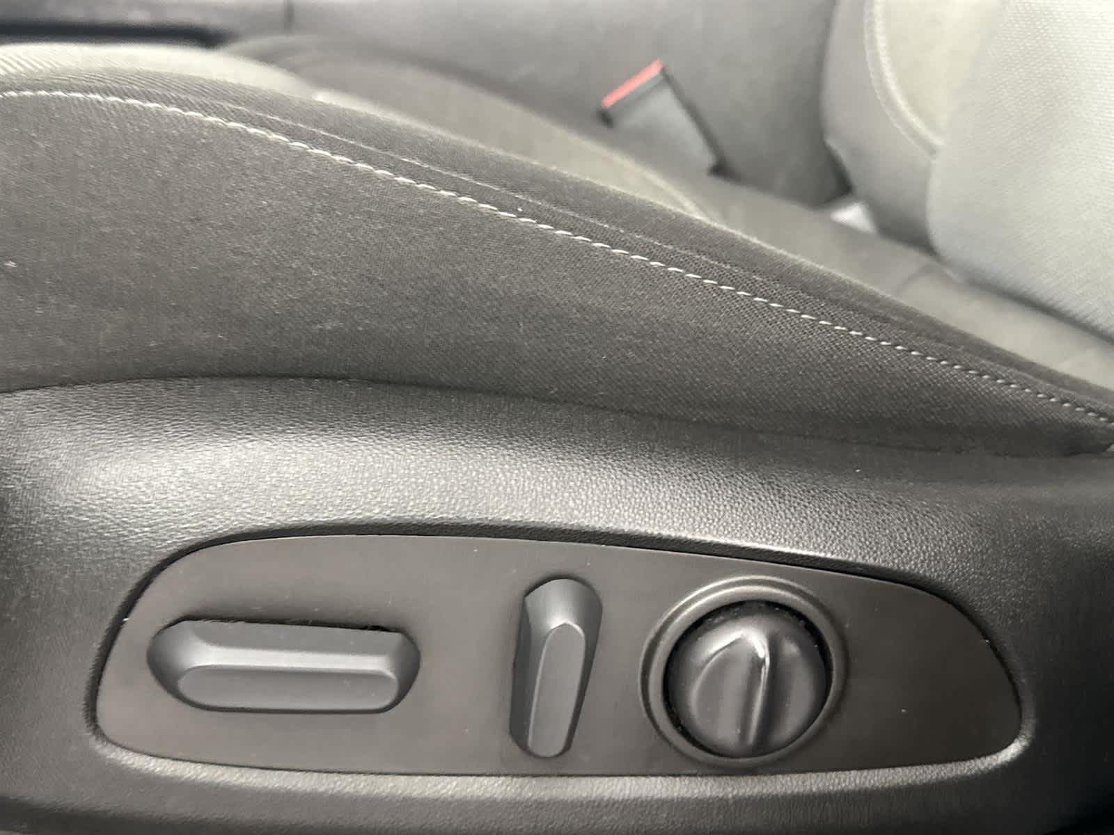 Thumbnail: 2023 Chevrolet Traverse - 13