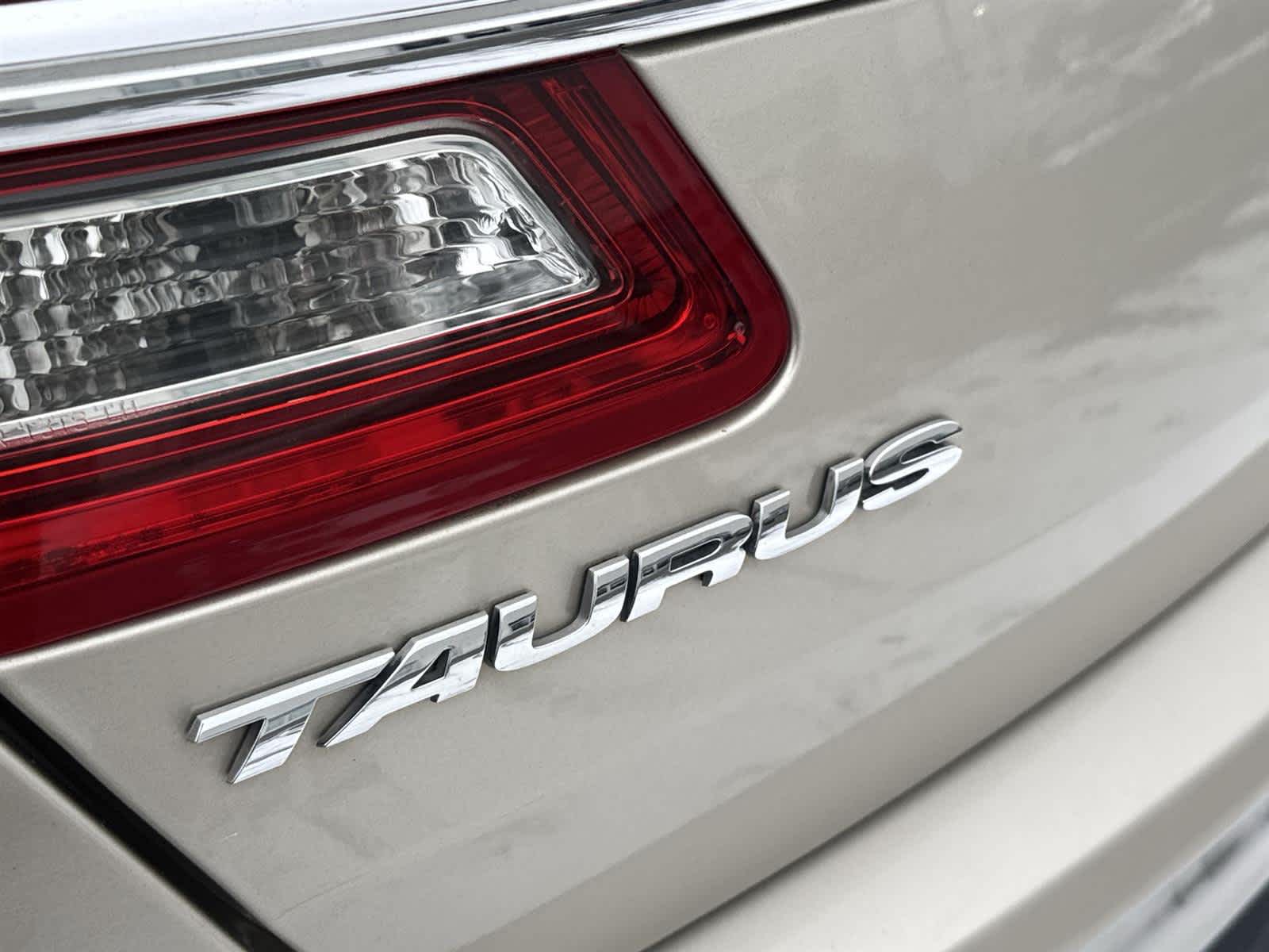 Thumbnail: 2017 Ford Taurus - 10