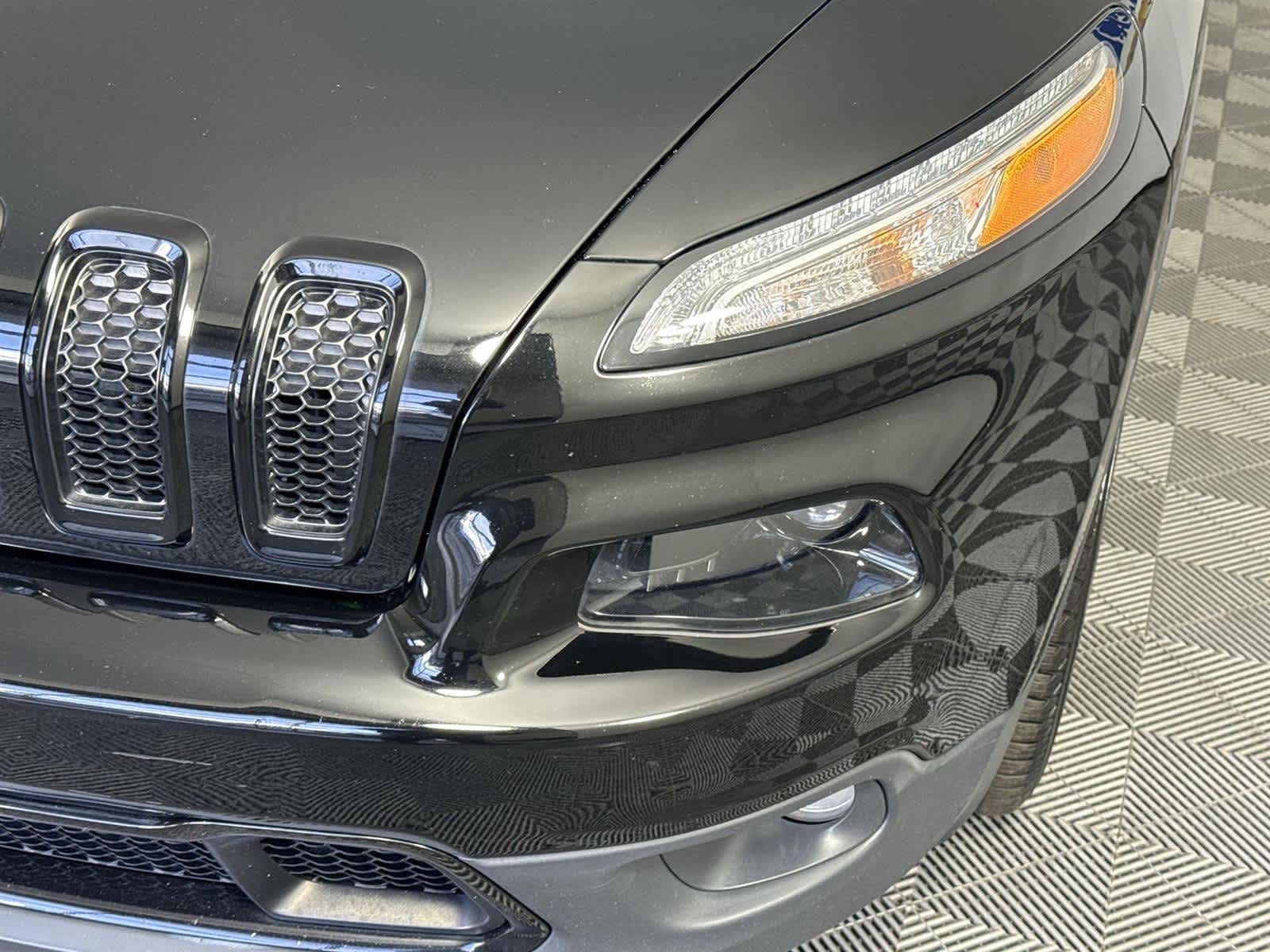 Thumbnail: 2018 Jeep Cherokee - 9