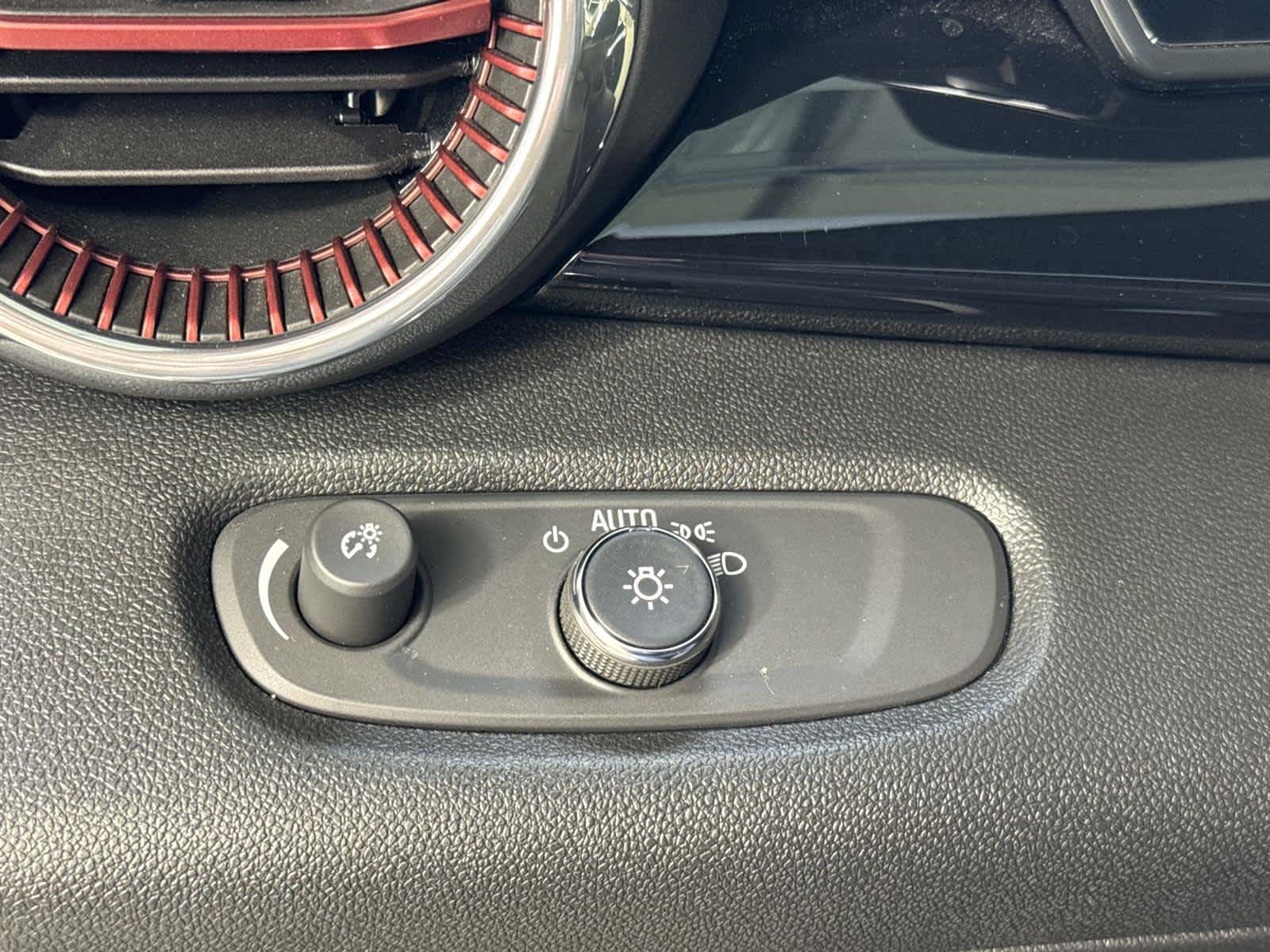 Thumbnail: 2025 Chevrolet Trax - 23