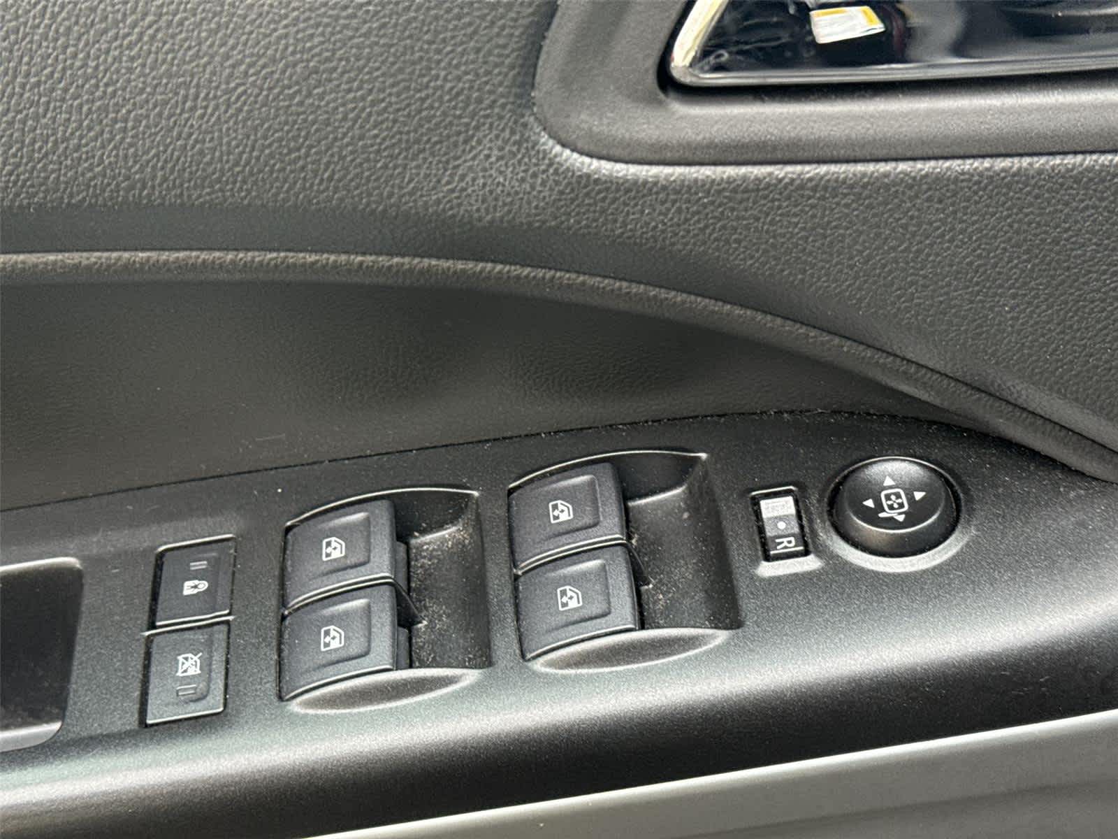 Thumbnail: 2022 Chevrolet Colorado - 22