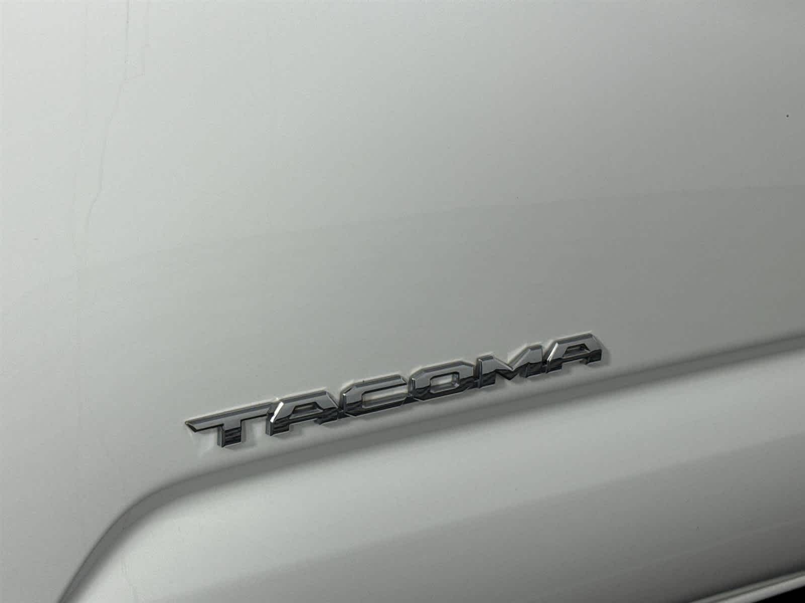 Thumbnail: 2020 Toyota Tacoma - 10