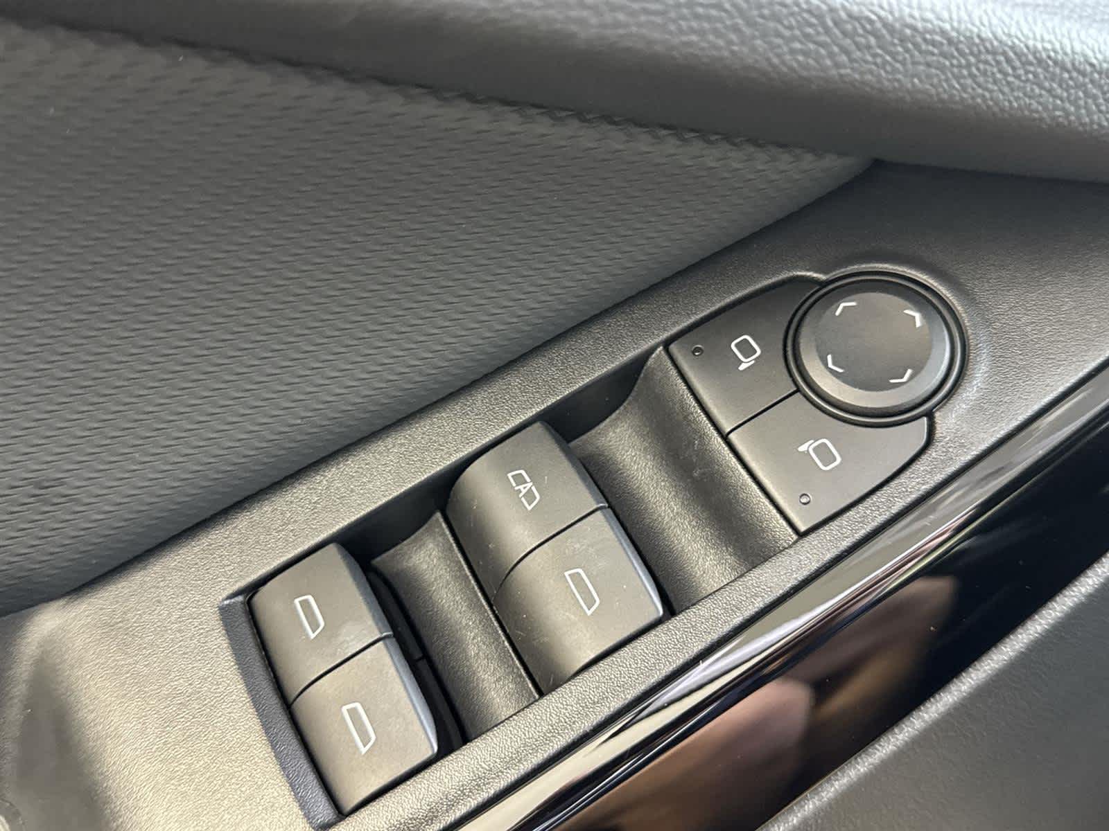 Thumbnail: 2026 Chevrolet Equinox - 23