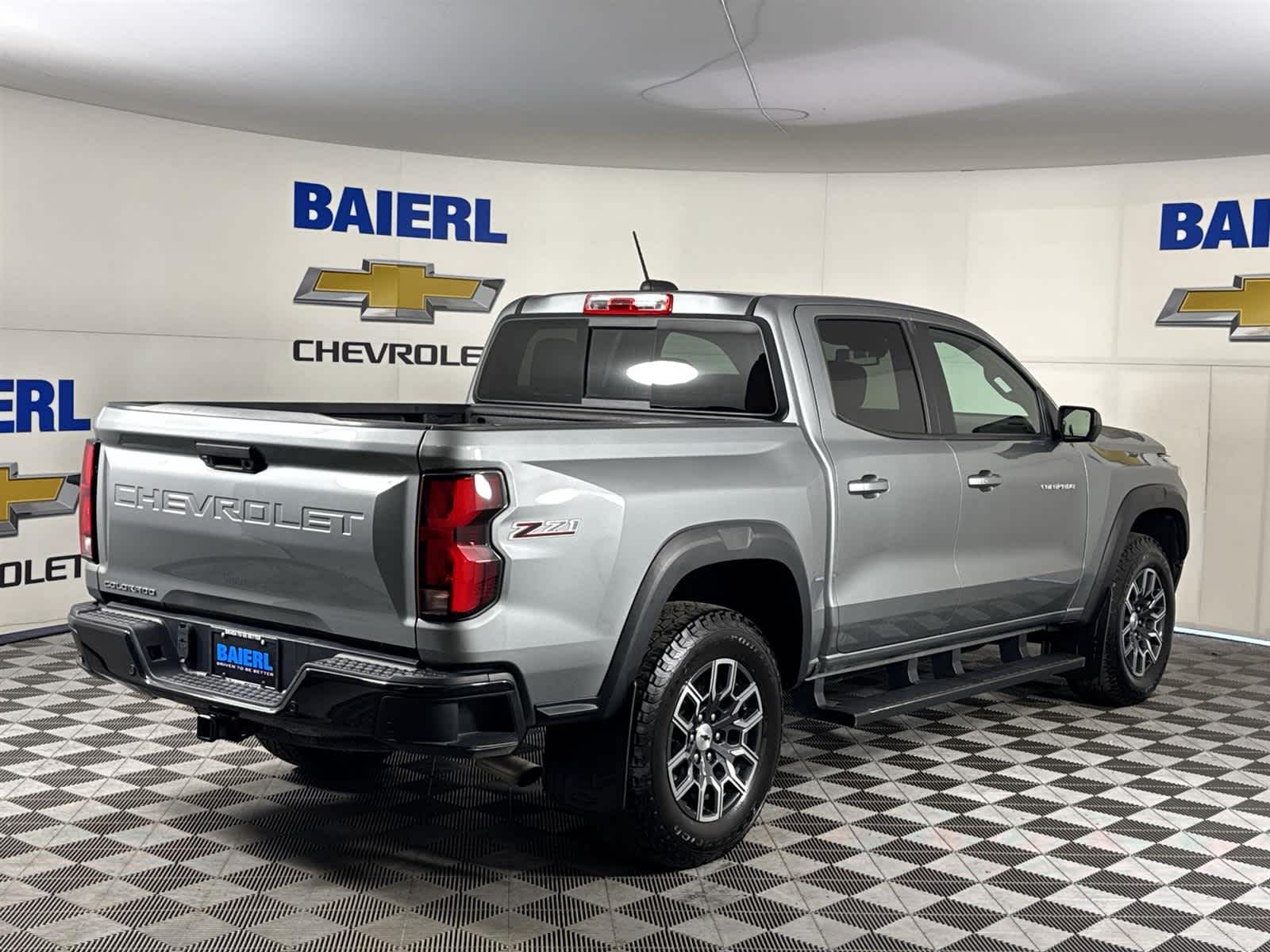 Thumbnail: 2023 Chevrolet Colorado - 5