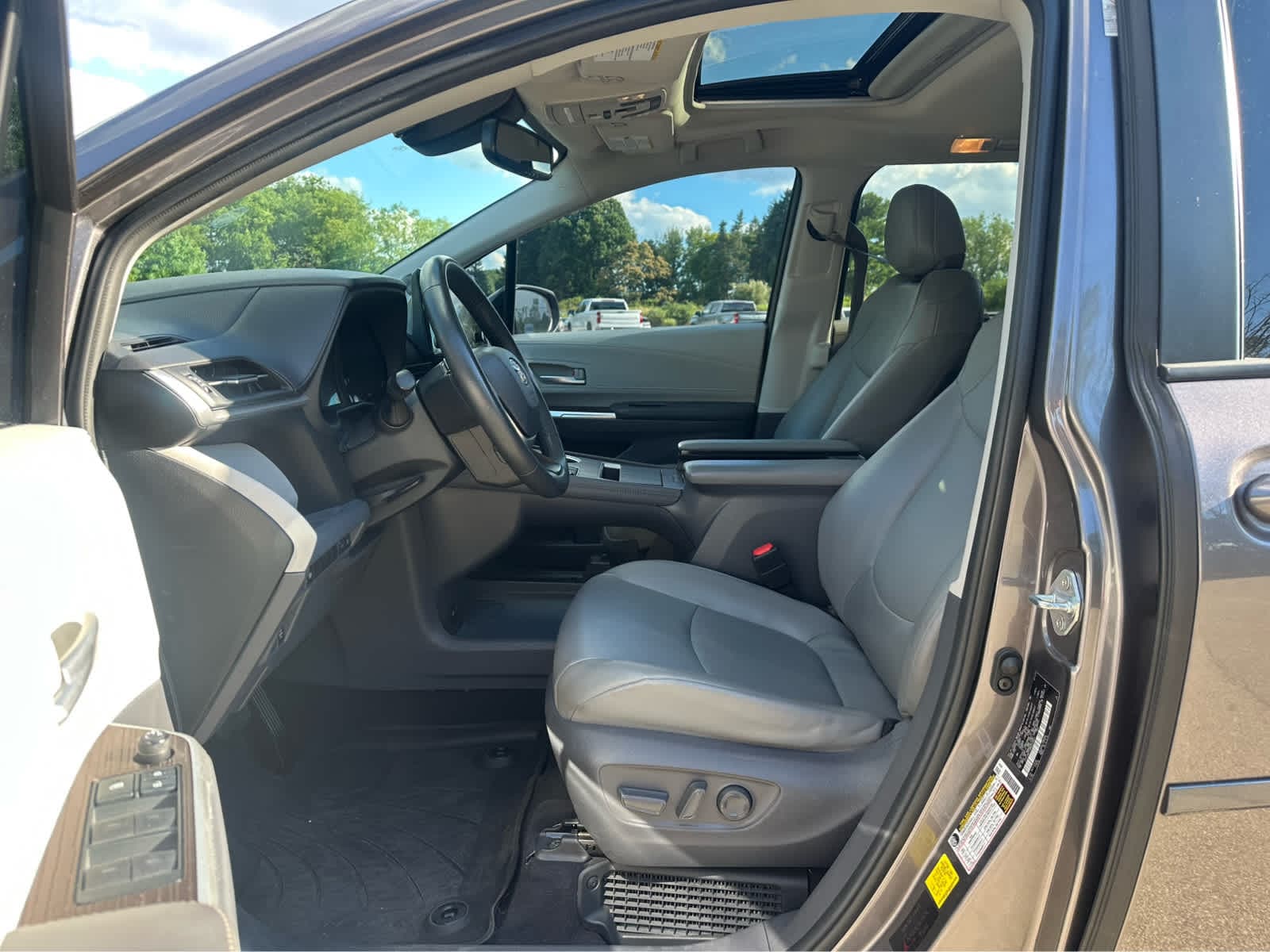Thumbnail: 2021 Toyota Sienna - 9