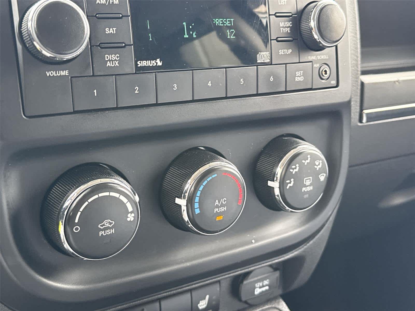 Thumbnail: 2016 Jeep Patriot - 17